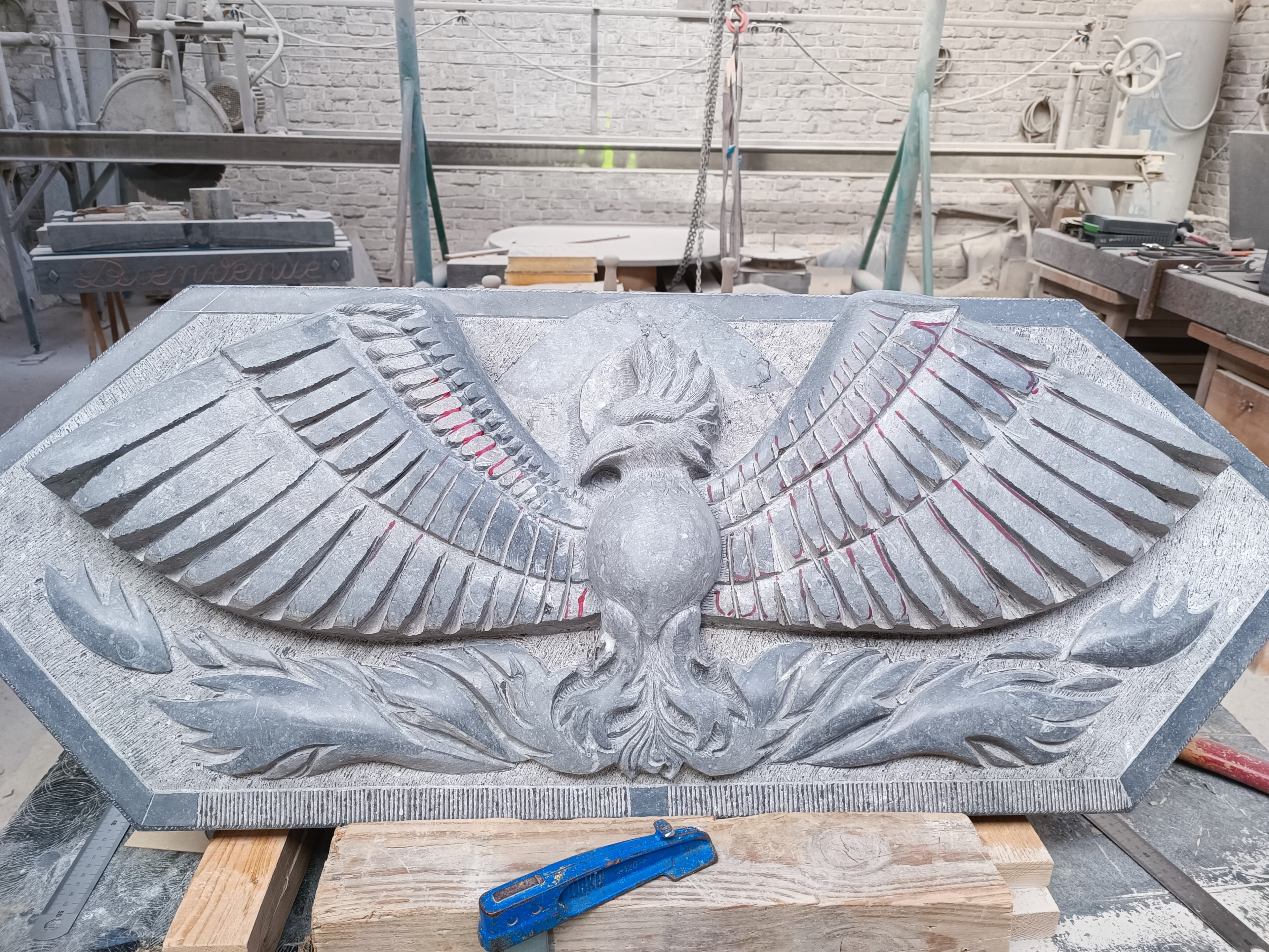 110 PHOENIX Sculpté Haut-relief