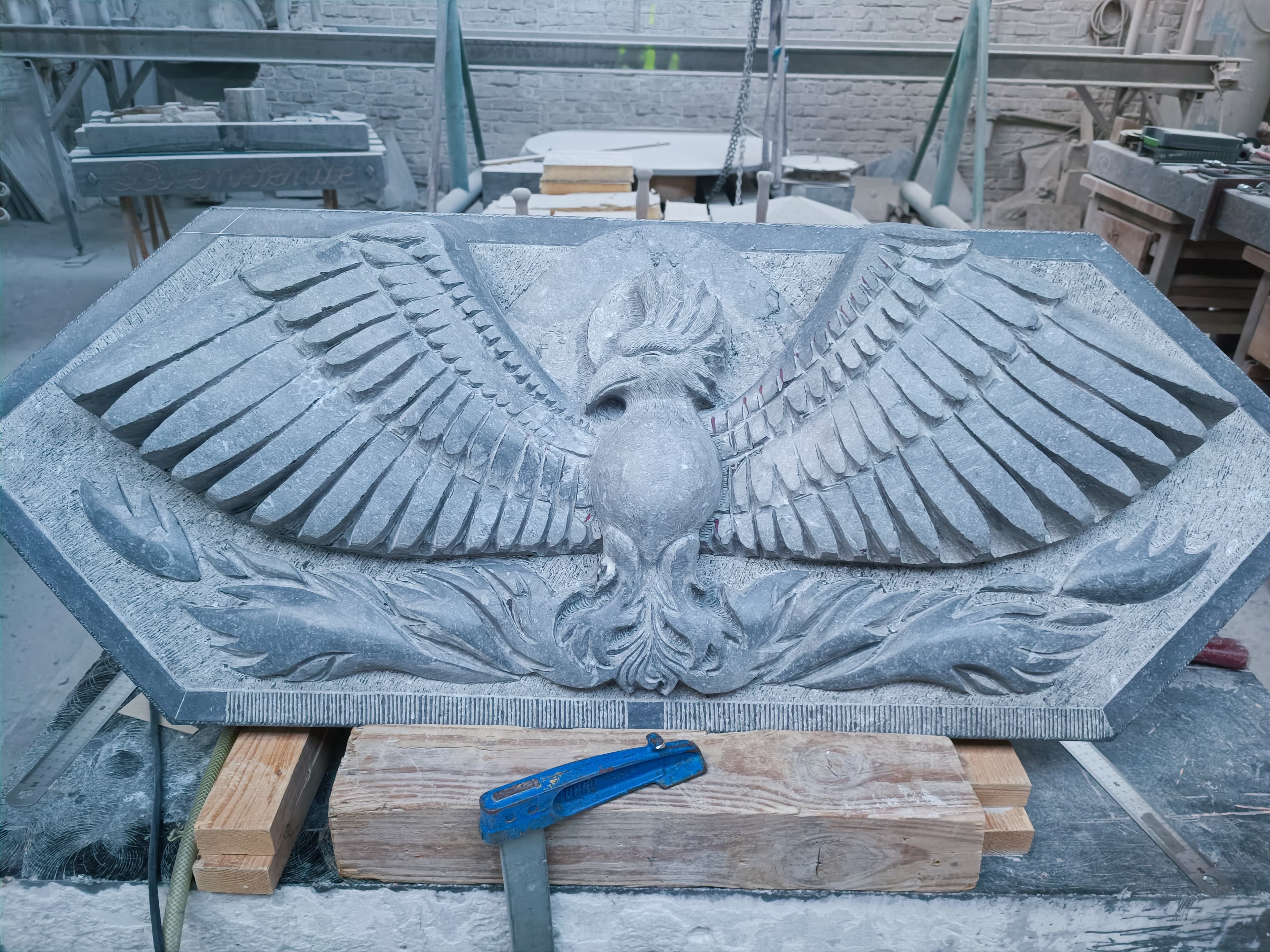 110 PHOENIX Sculpté Haut-relief