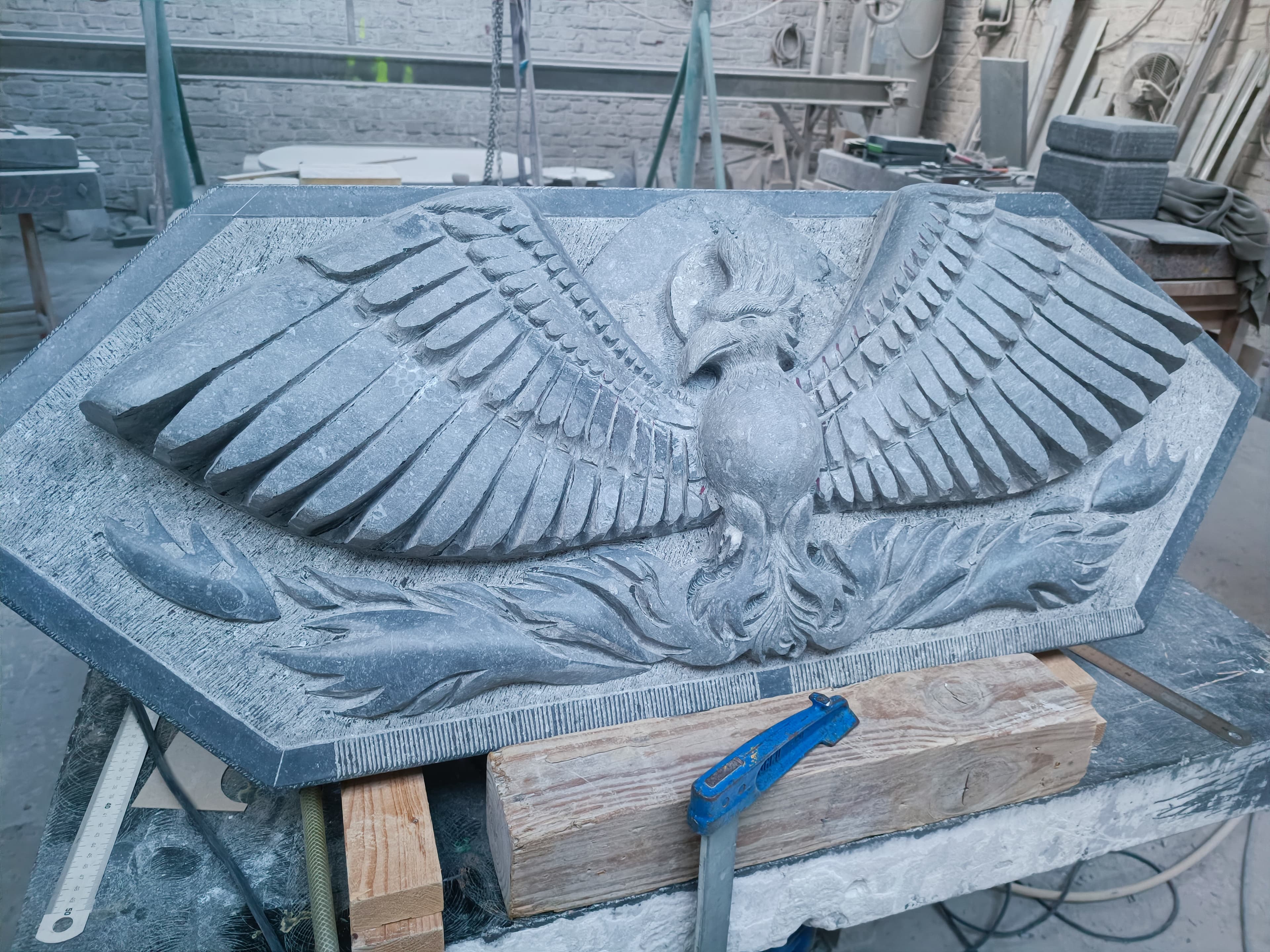 110 PHOENIX Sculpté Haut-relief