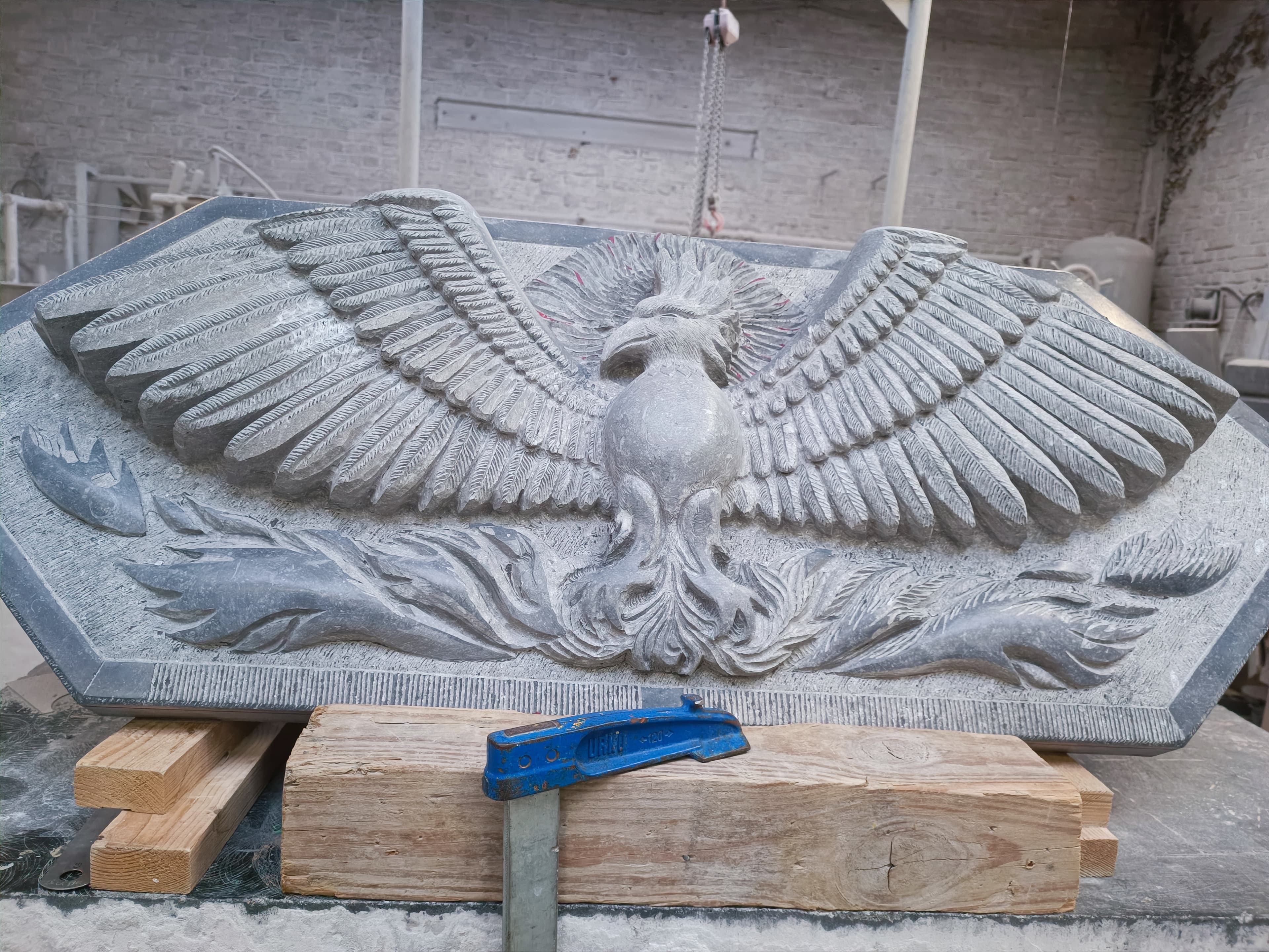 110 PHOENIX Sculpté Haut-relief