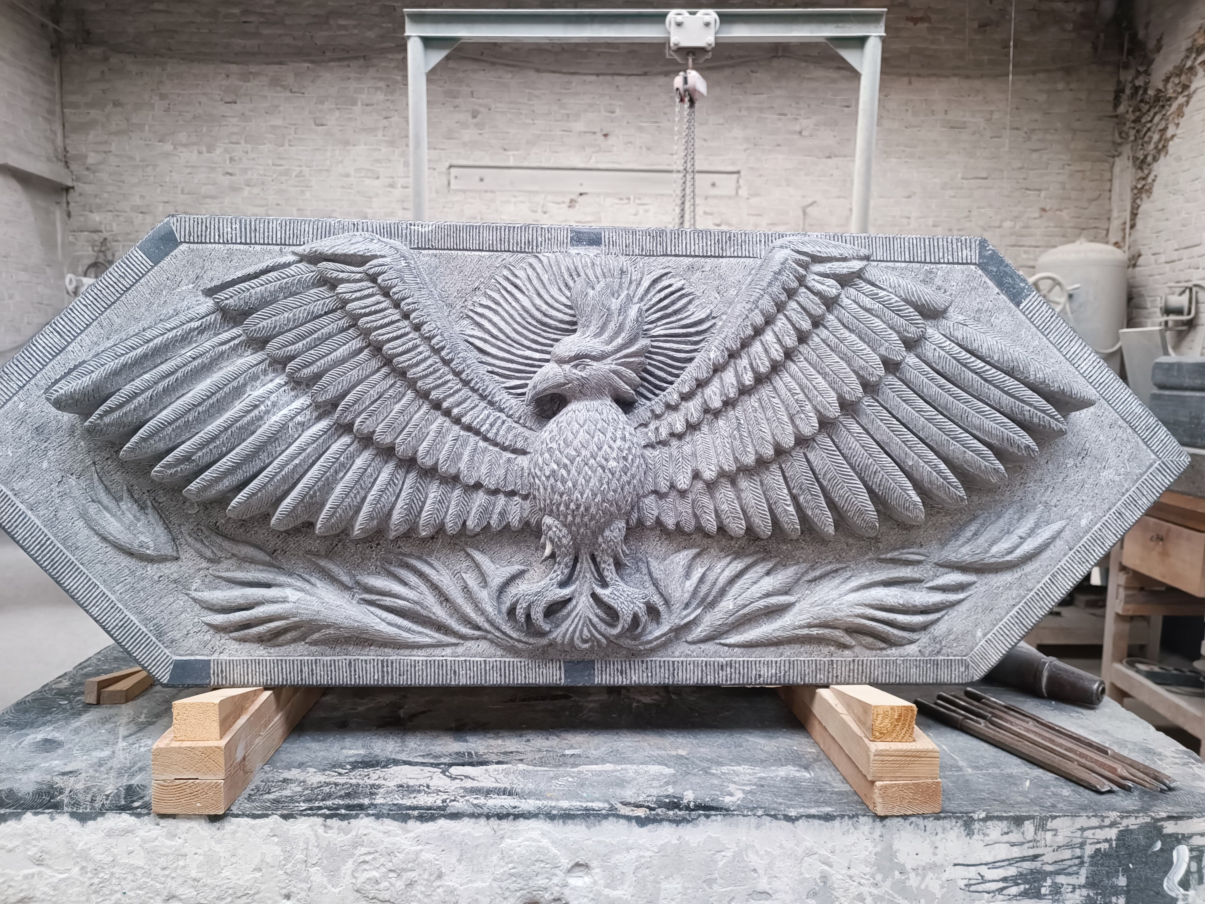 110 PHOENIX Sculpté Haut-relief