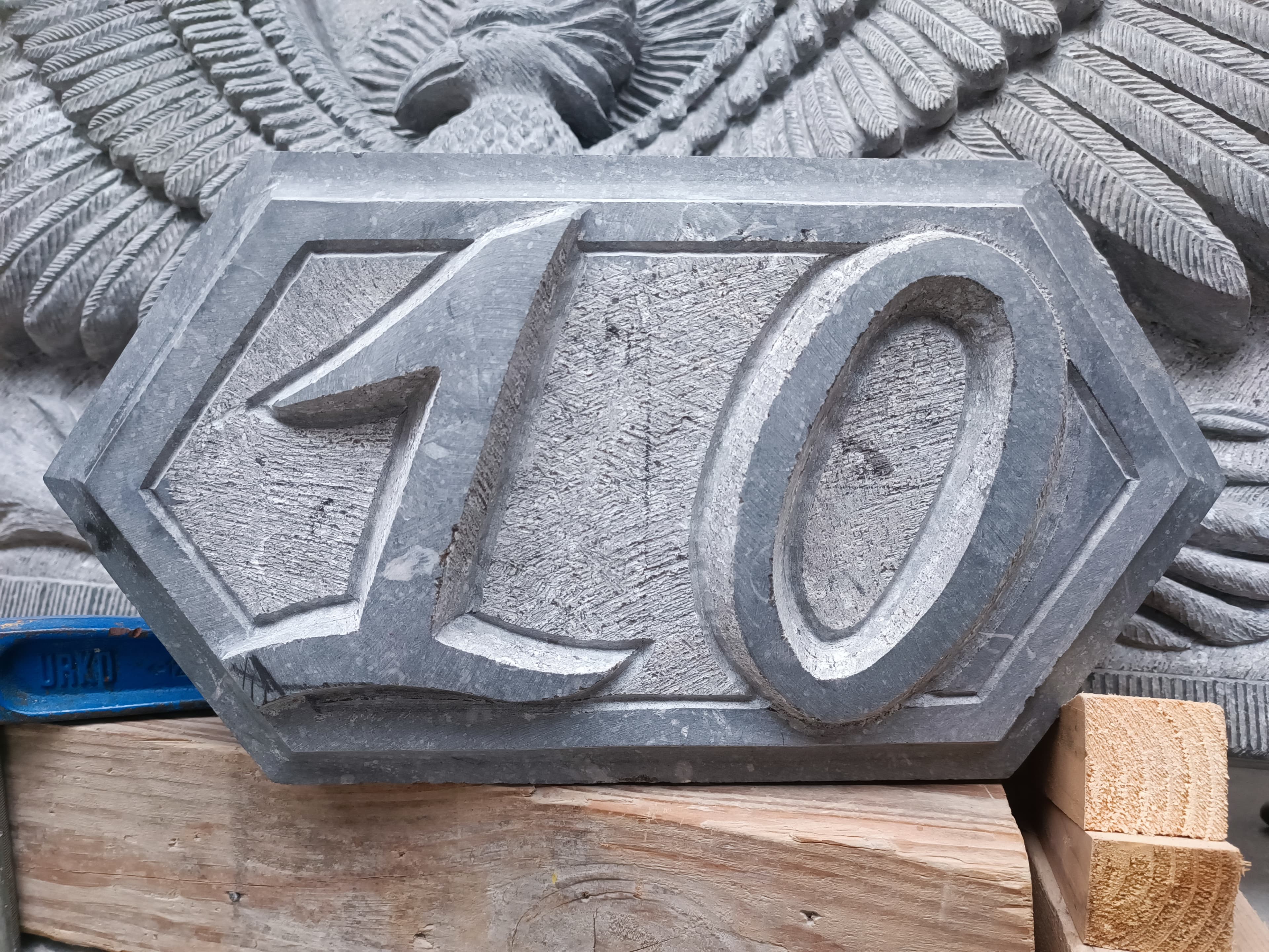 110 PHOENIX Sculpté Haut-relief