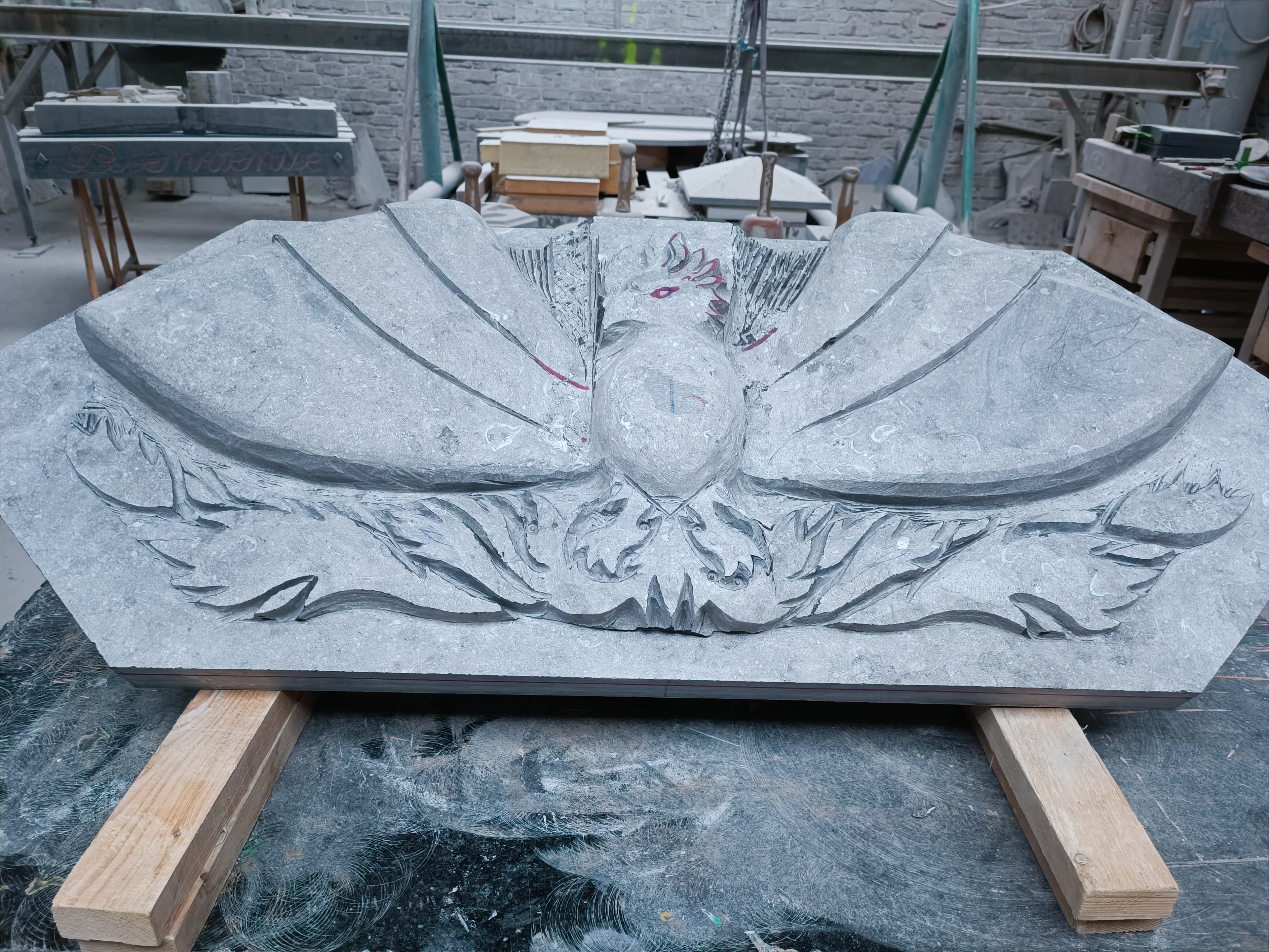 110 PHOENIX Sculpté Haut-relief