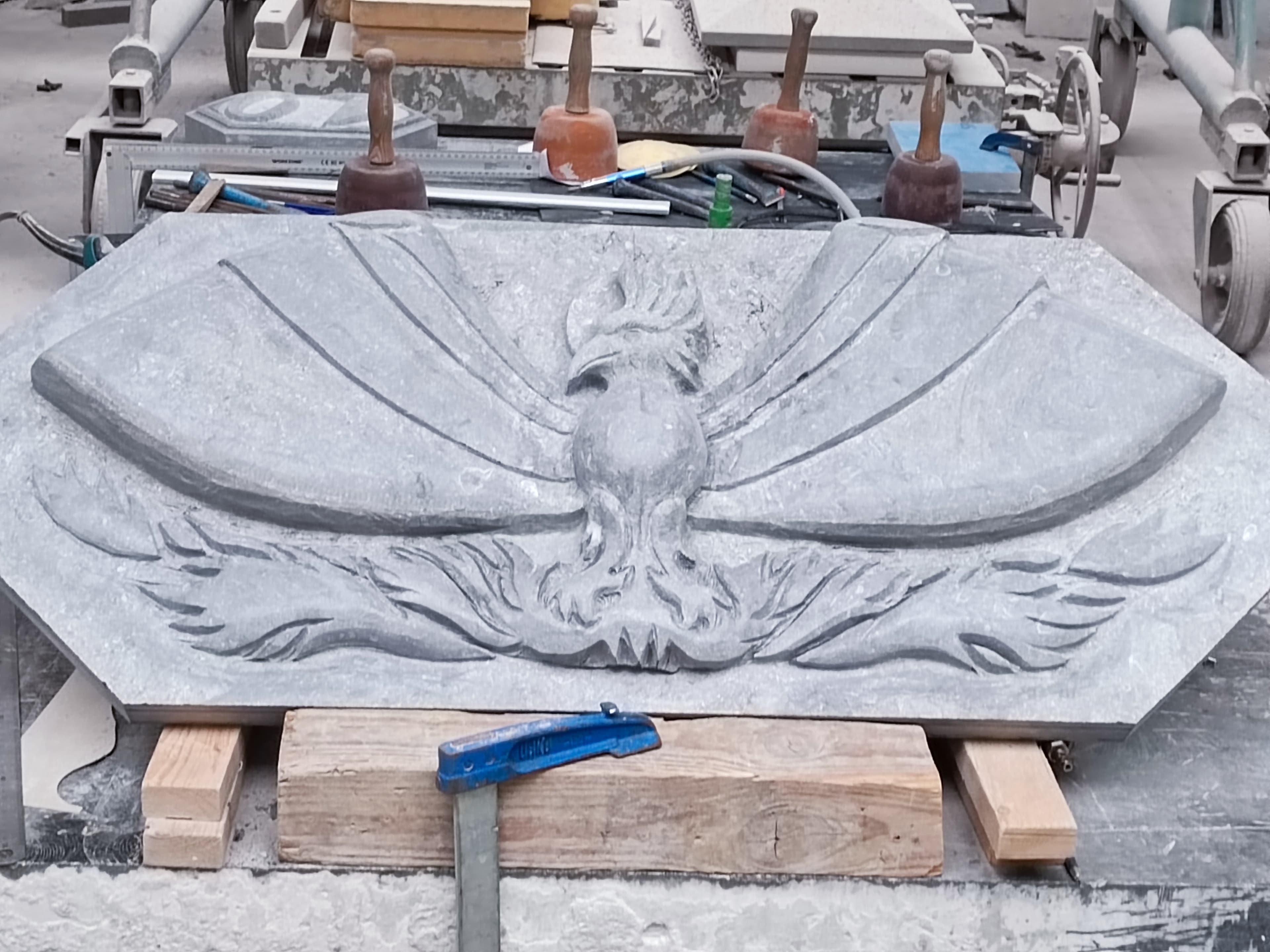 110 PHOENIX Sculpté Haut-relief
