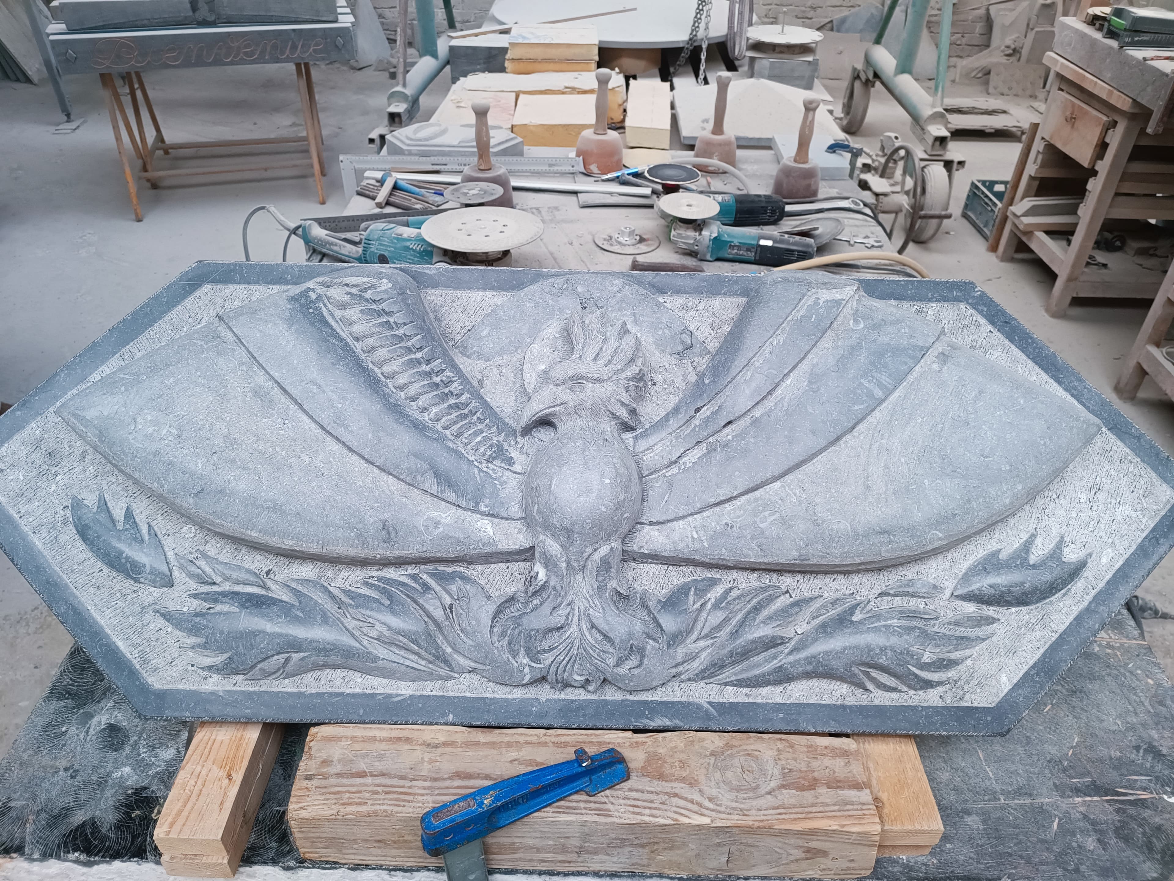 110 PHOENIX Sculpté Haut-relief