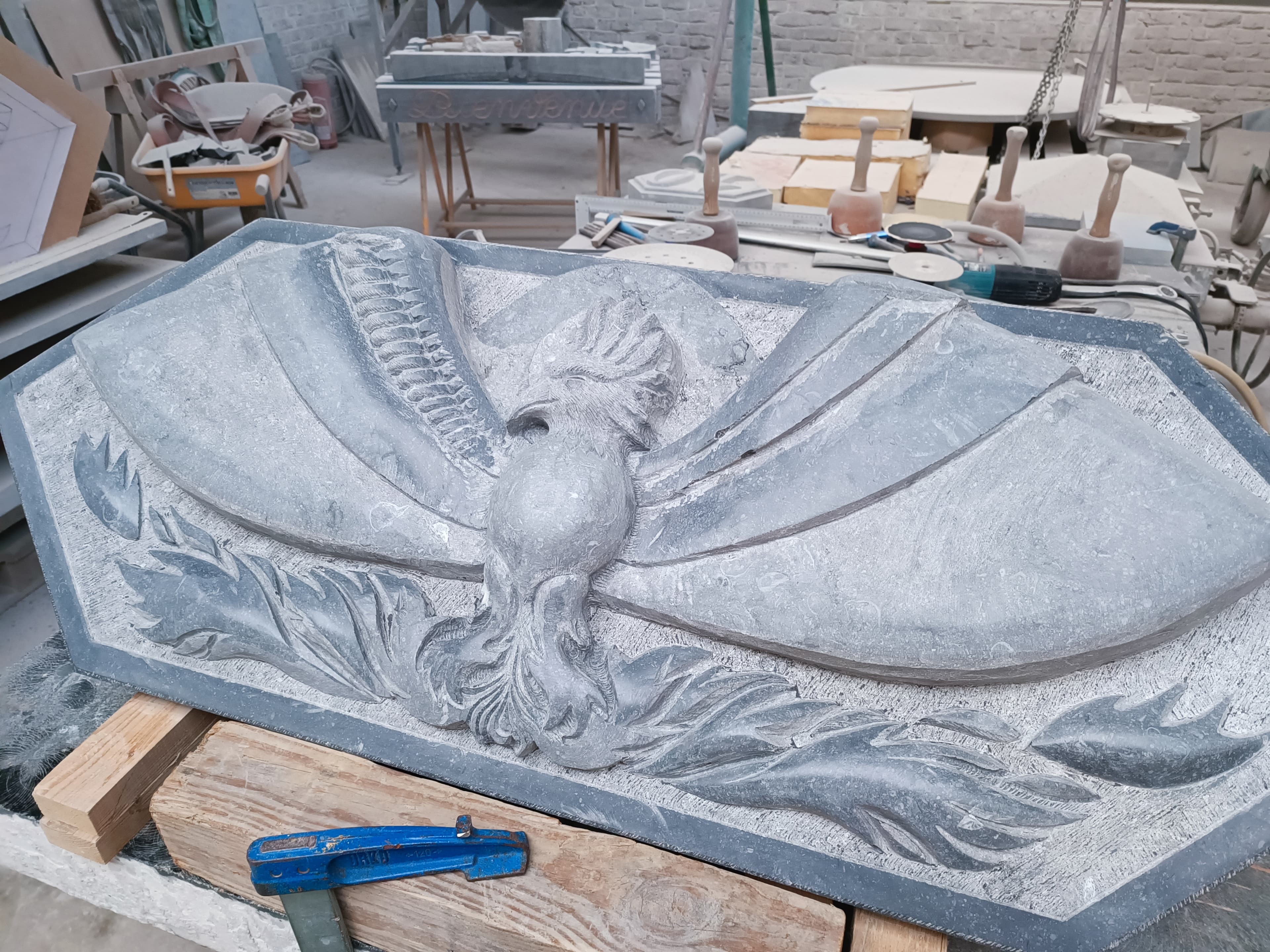 110 PHOENIX Sculpté Haut-relief