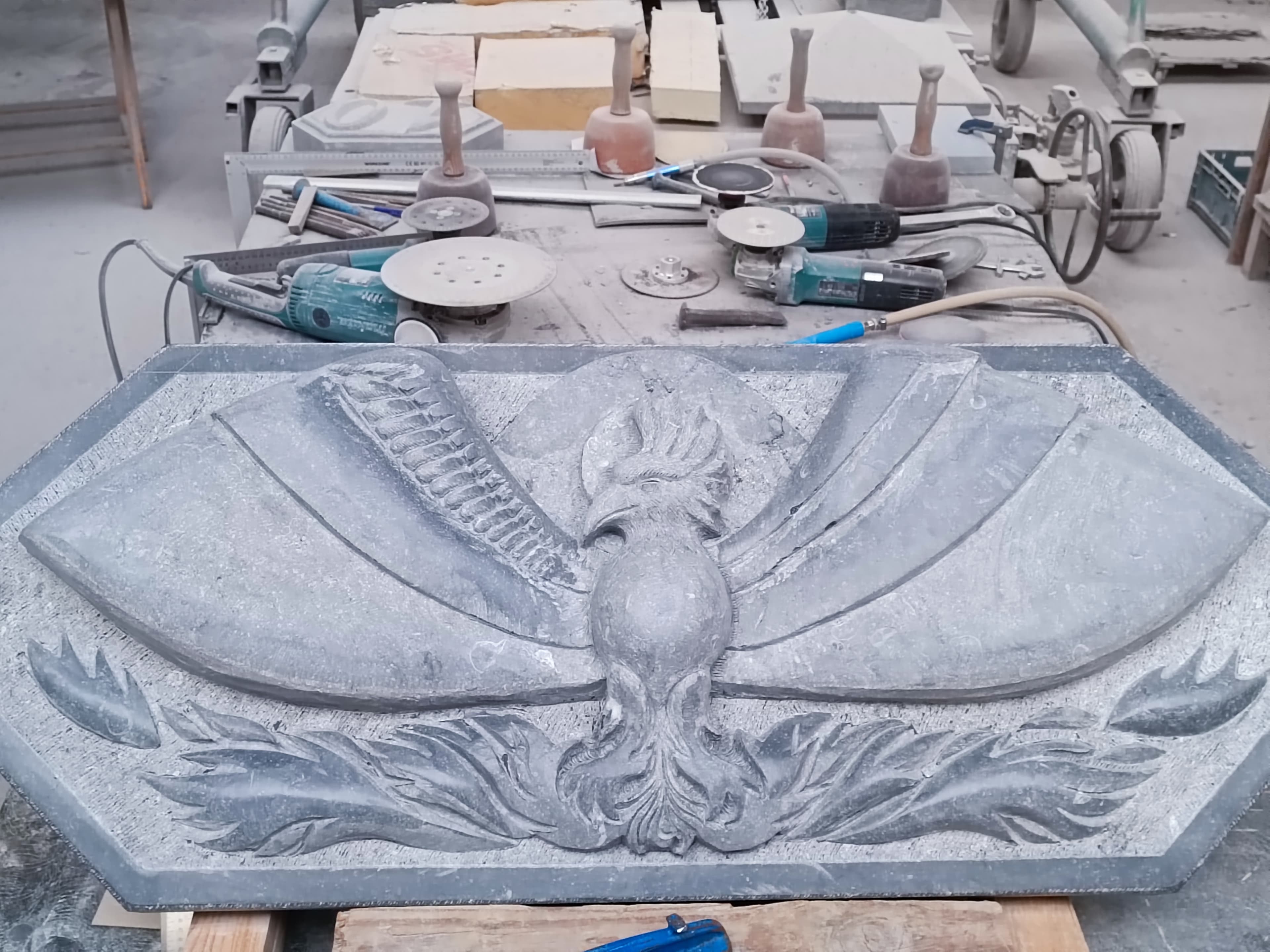 110 PHOENIX Sculpté Haut-relief