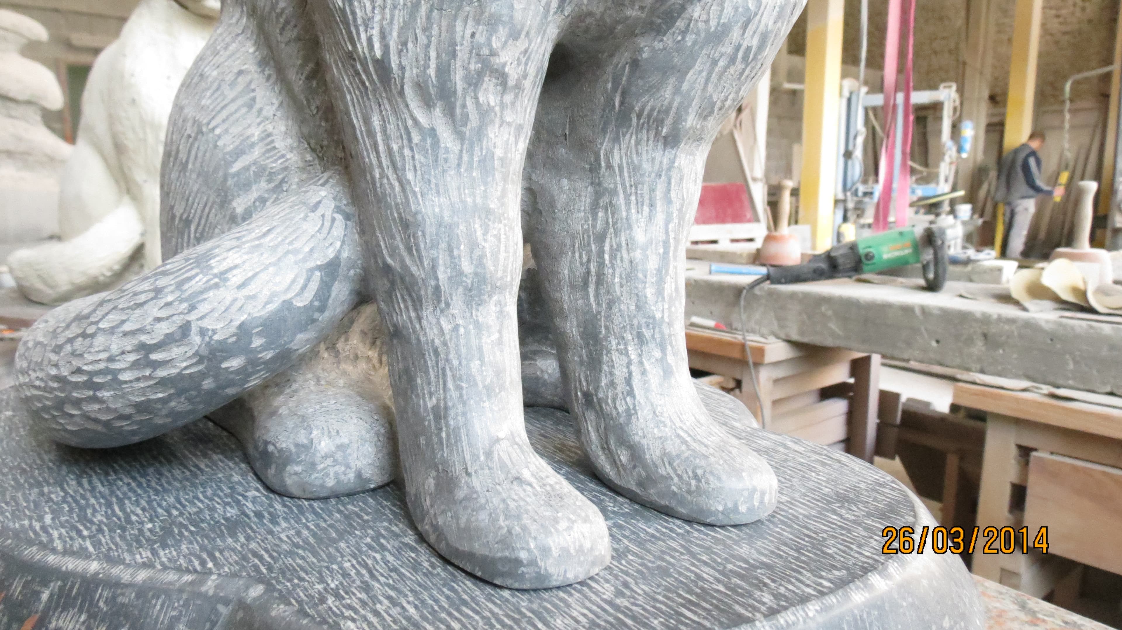 CHAT Sculpté en pierre bleue