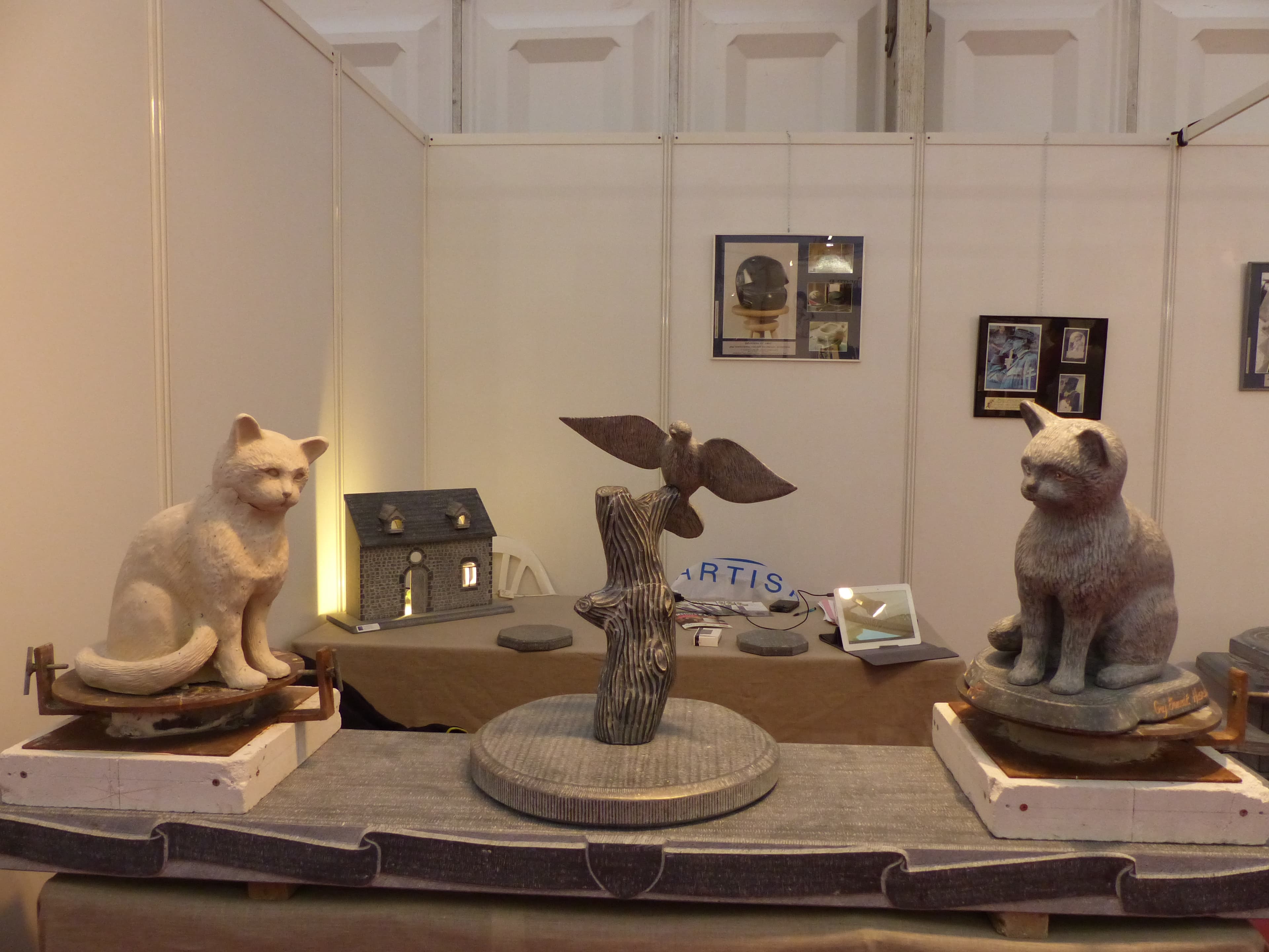 CHAT Sculpté en pierre bleue