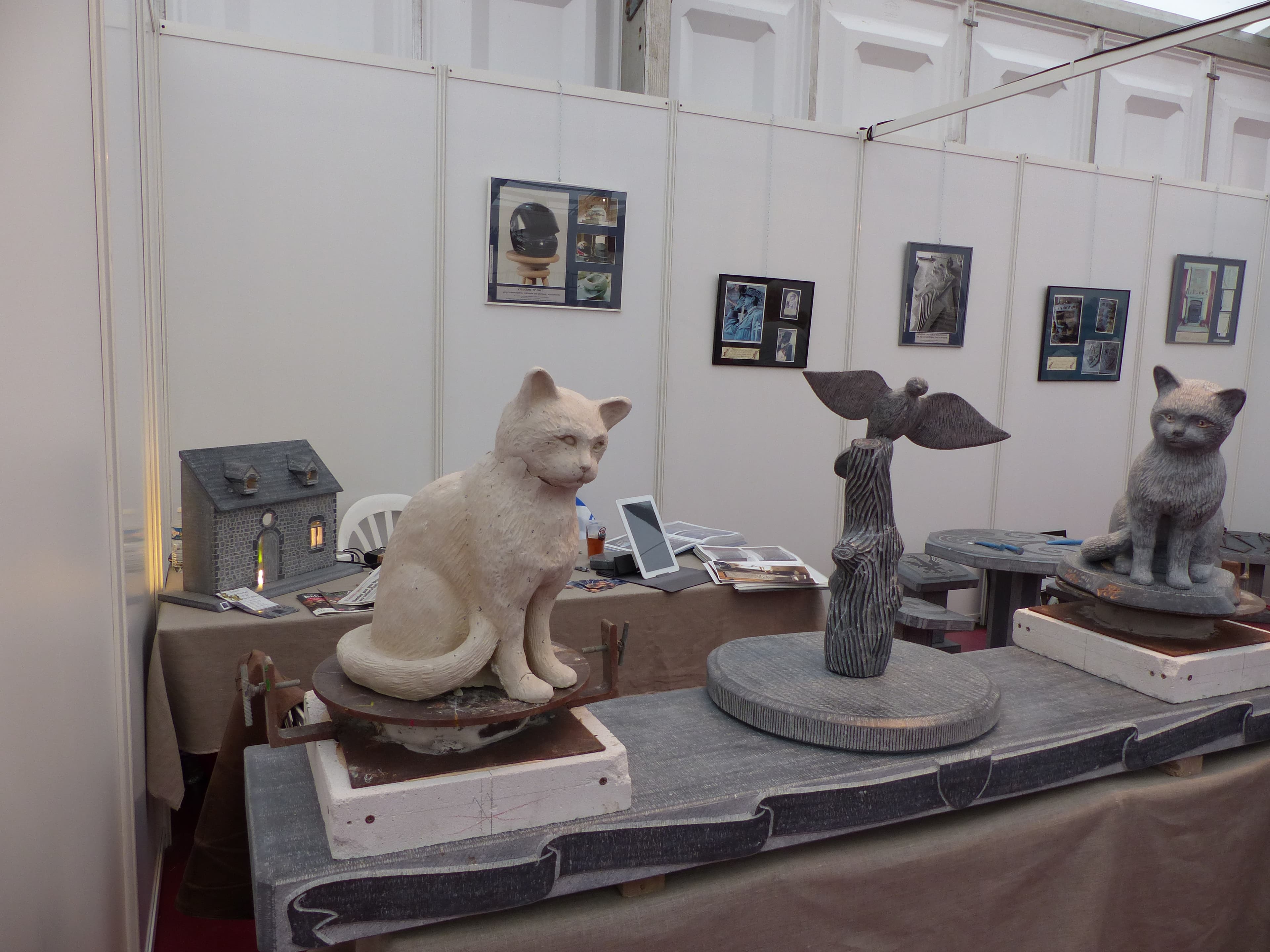 CHAT Sculpté en pierre bleue