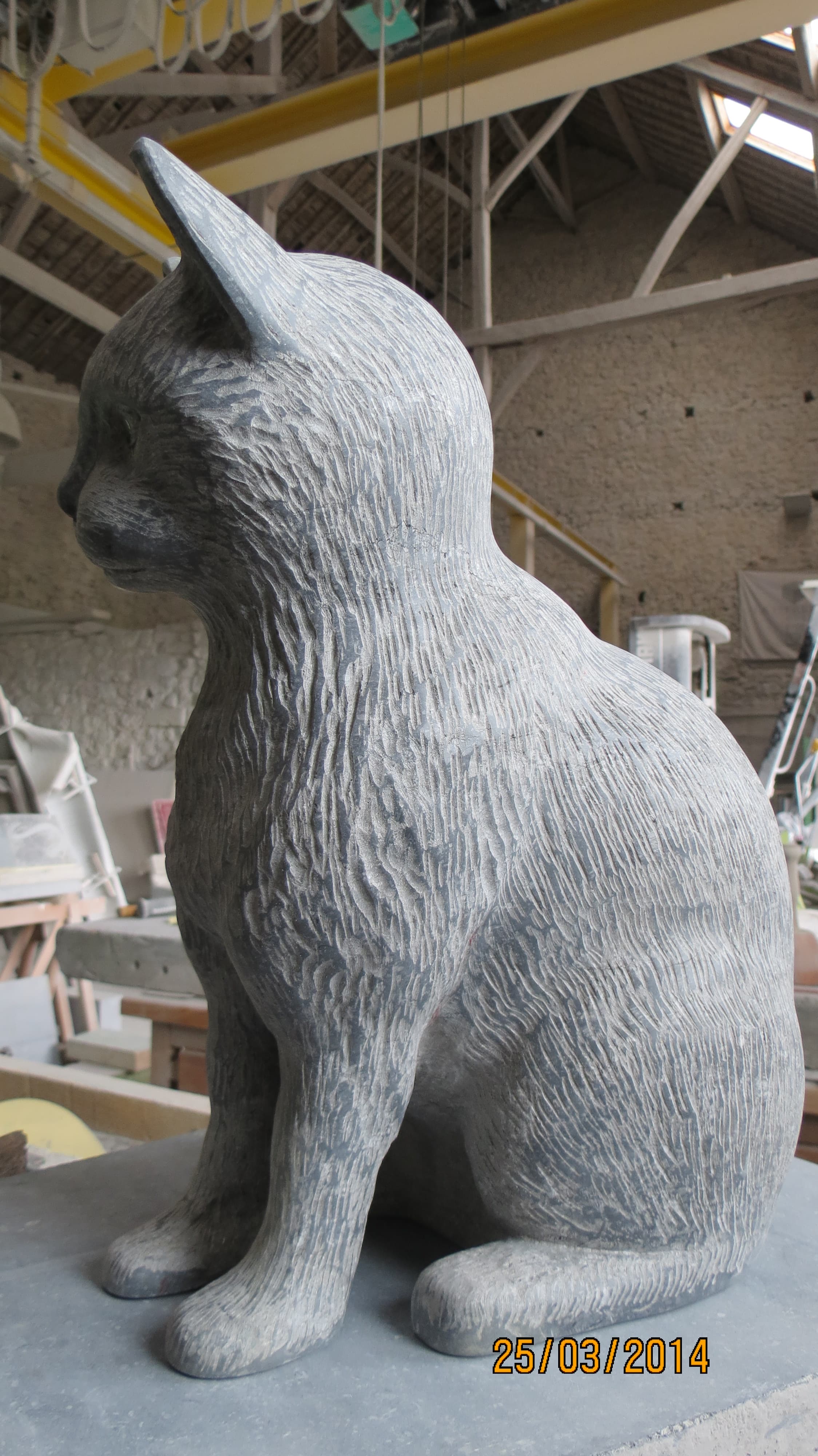 CHAT Sculpté en pierre bleue