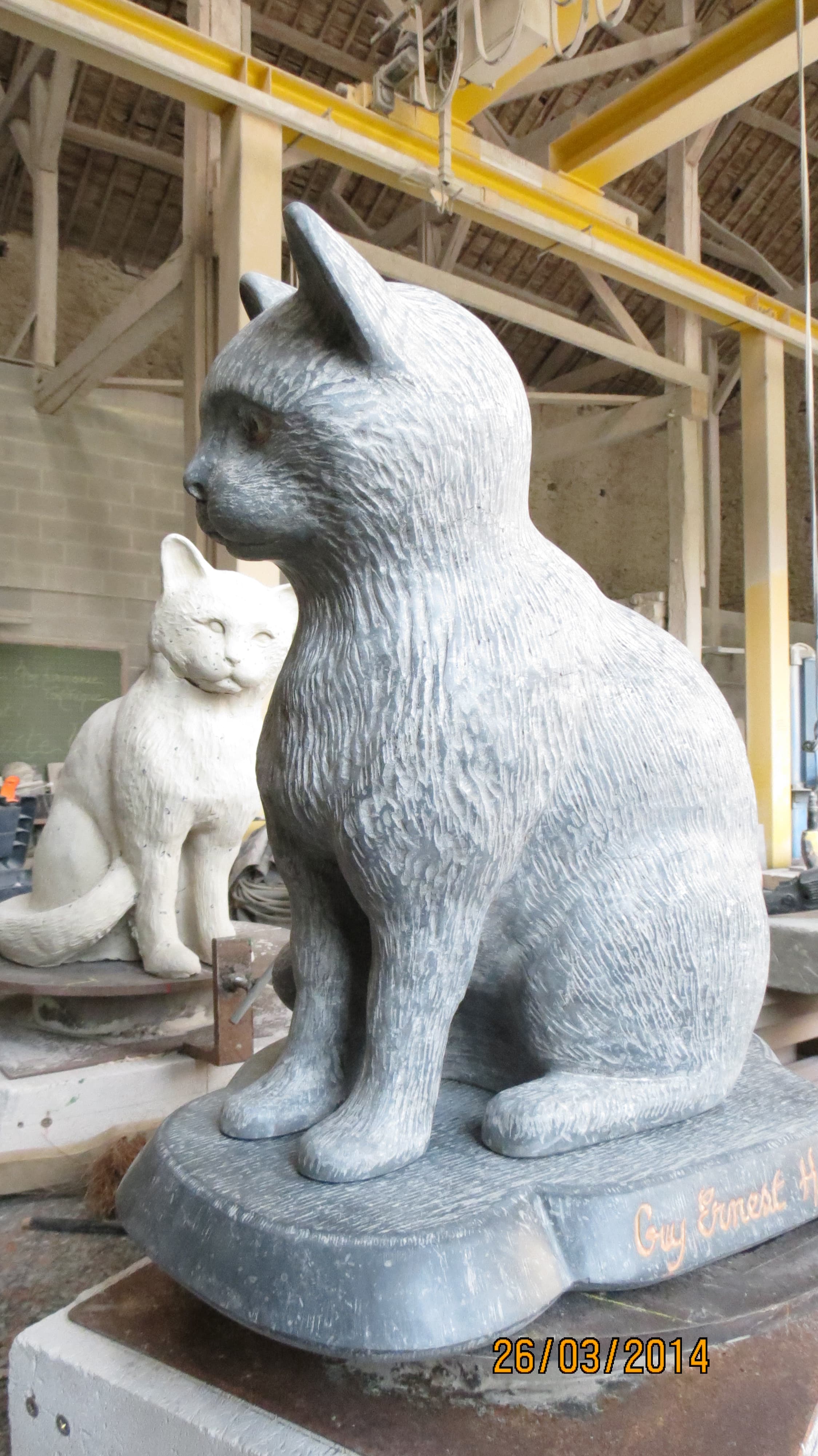 CHAT Sculpté en pierre bleue