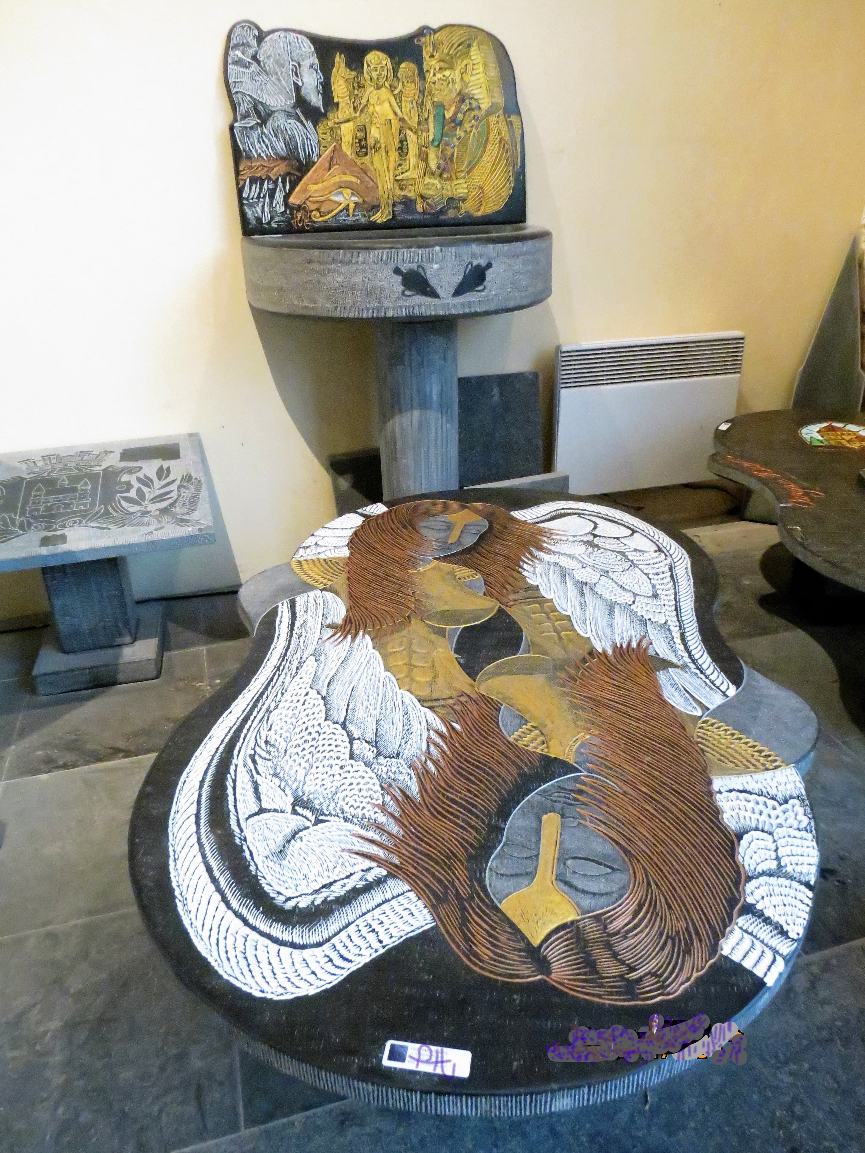 Table de salon Femme Ange Guerrière