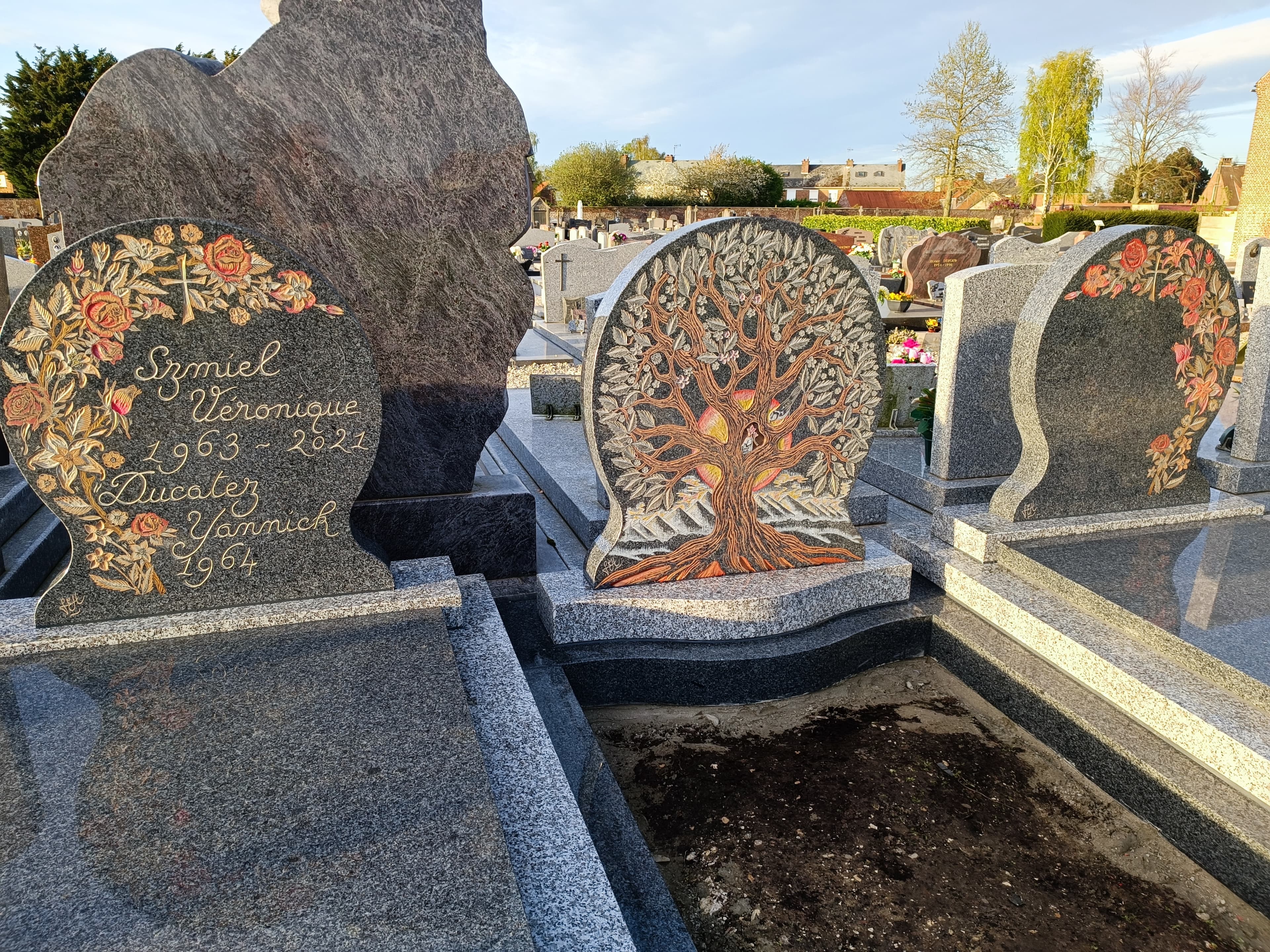 Arbre de Vie et motifs Floraux triple monument