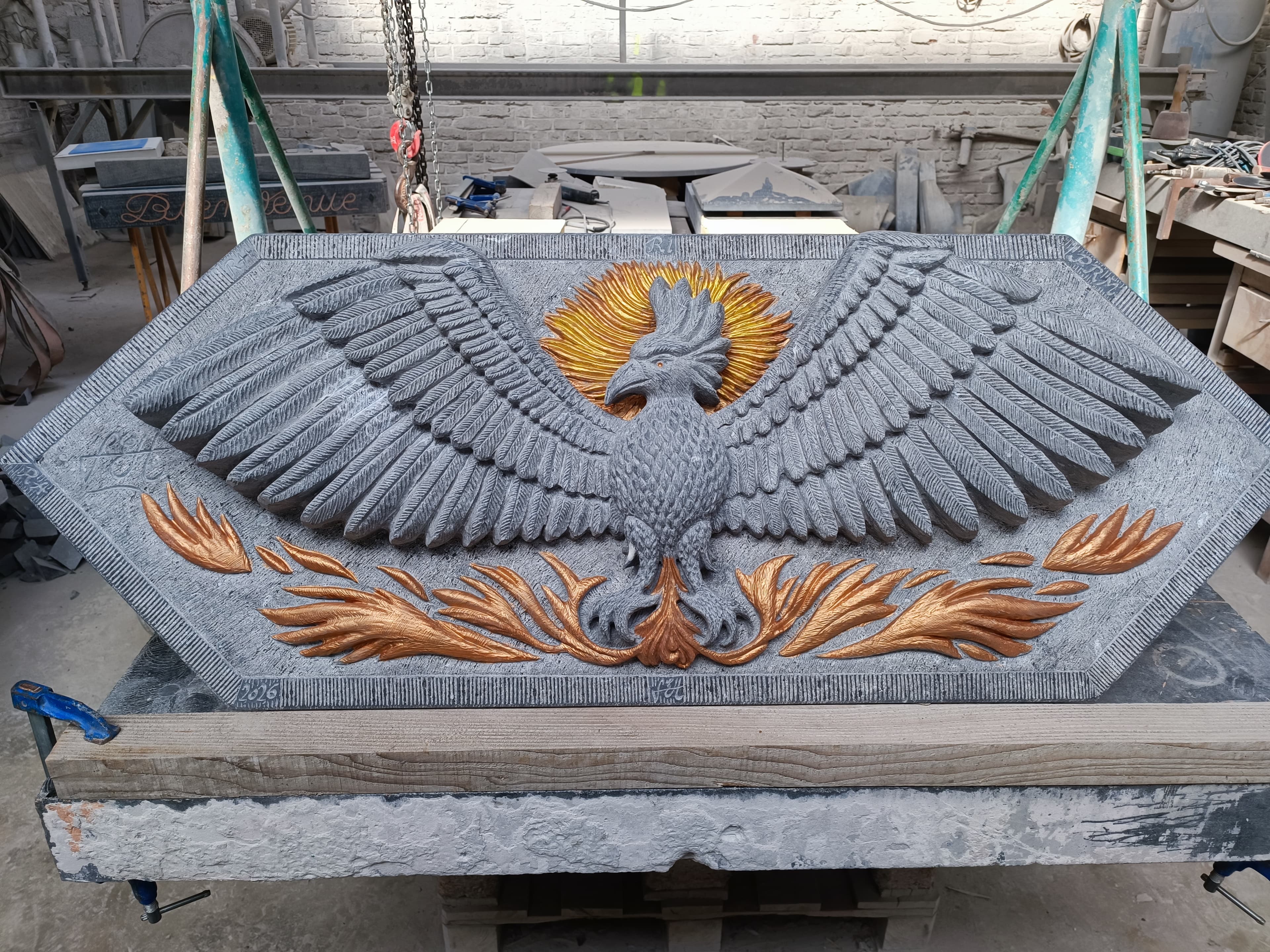 110 PHOENIX Sculpté Haut-relief