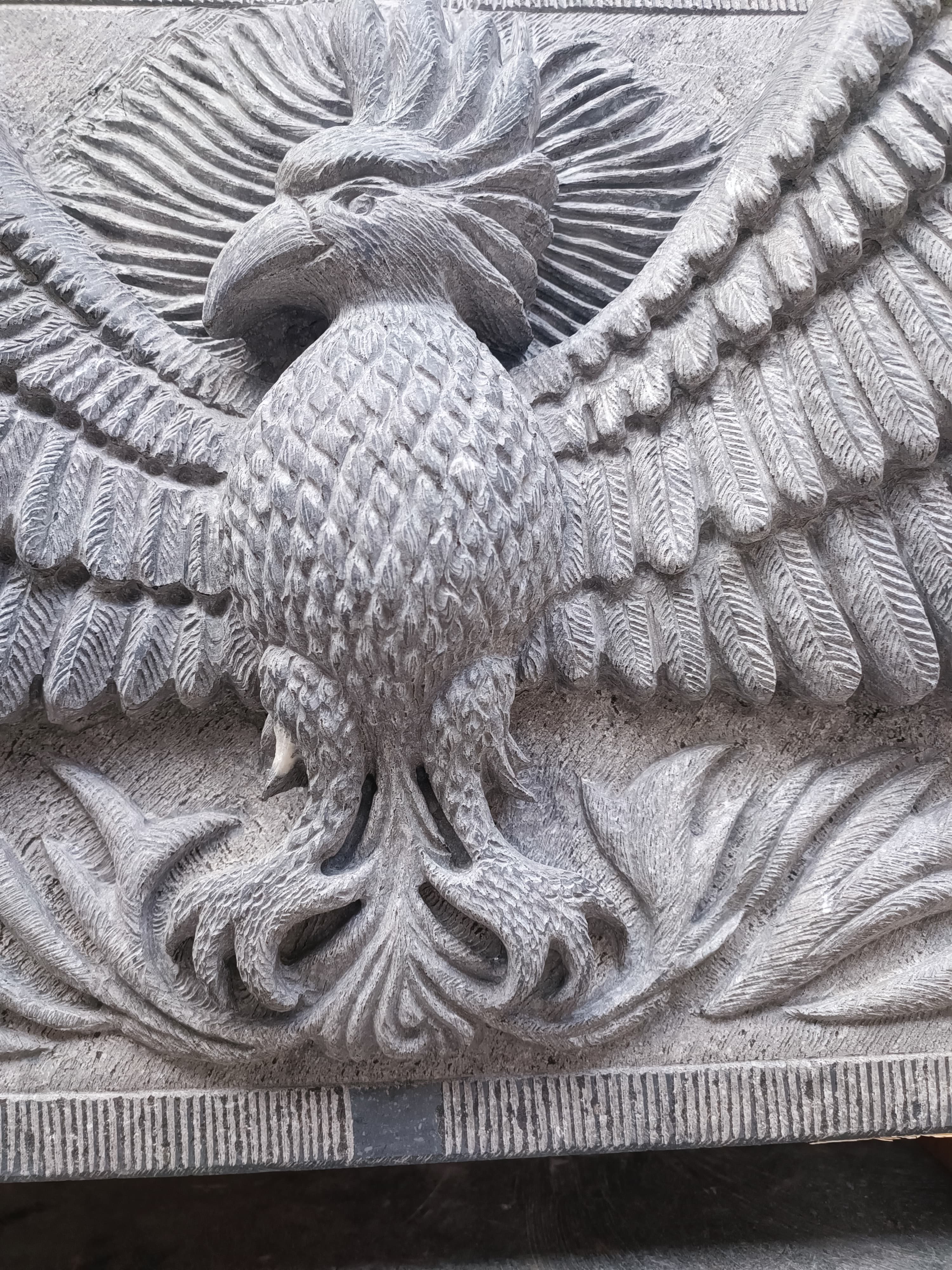 110 PHOENIX Sculpté Haut-relief