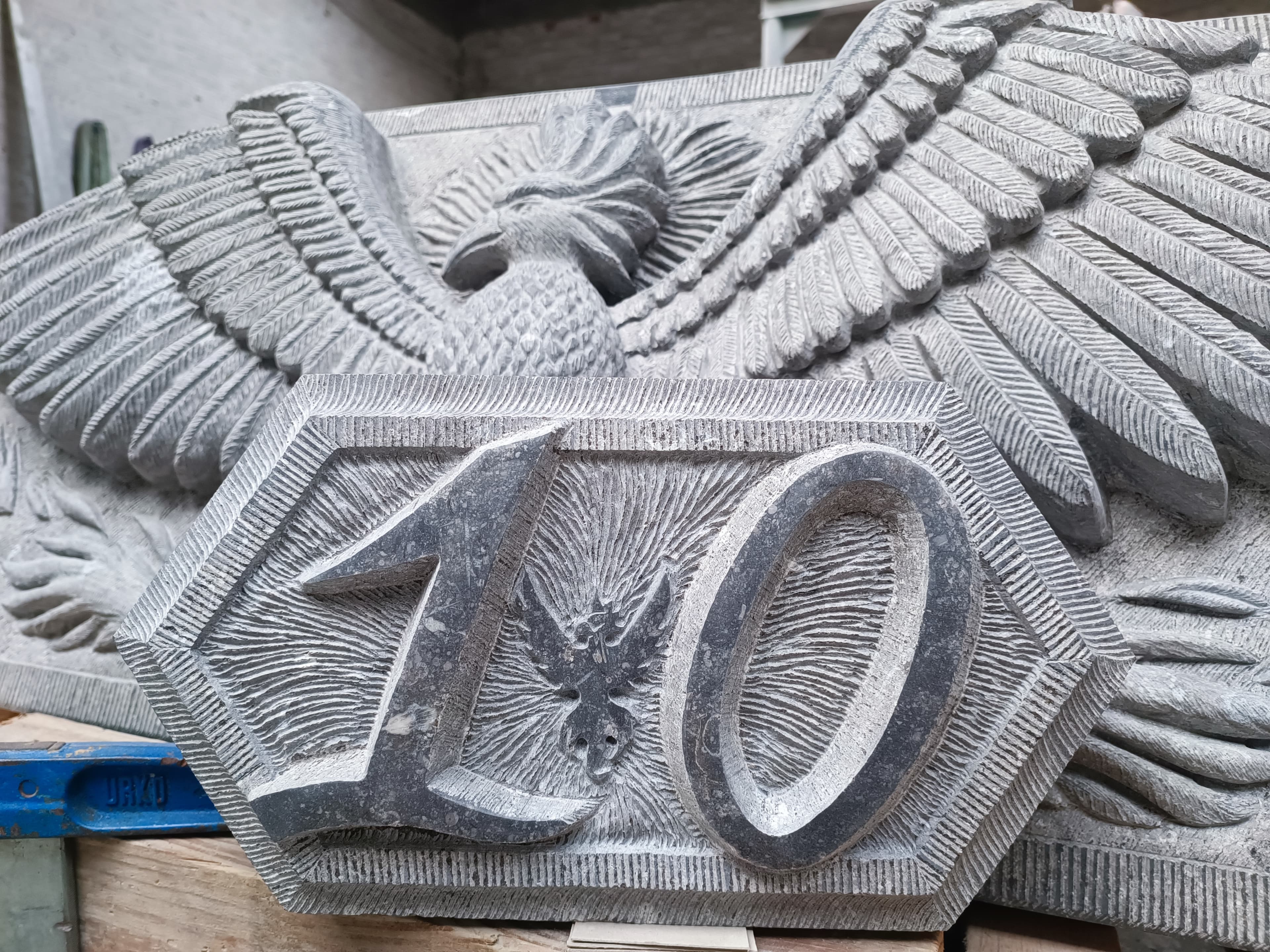 110 PHOENIX Sculpté Haut-relief