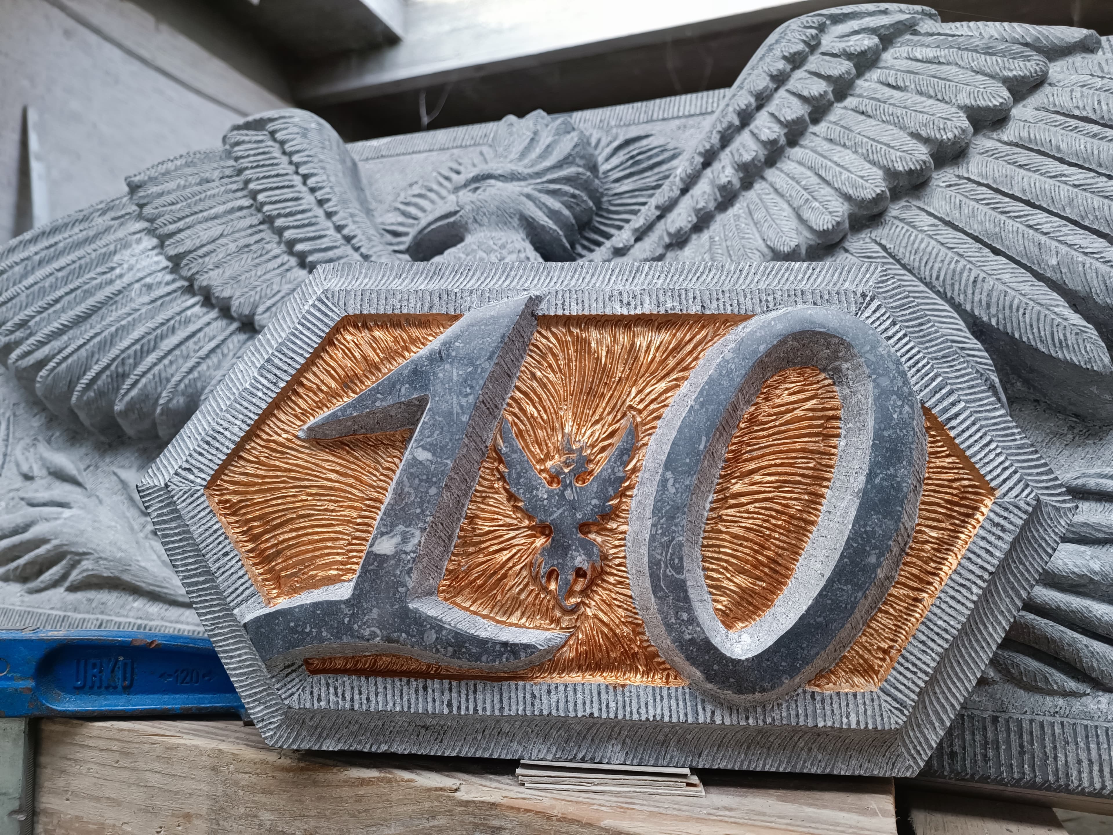 110 PHOENIX Sculpté Haut-relief