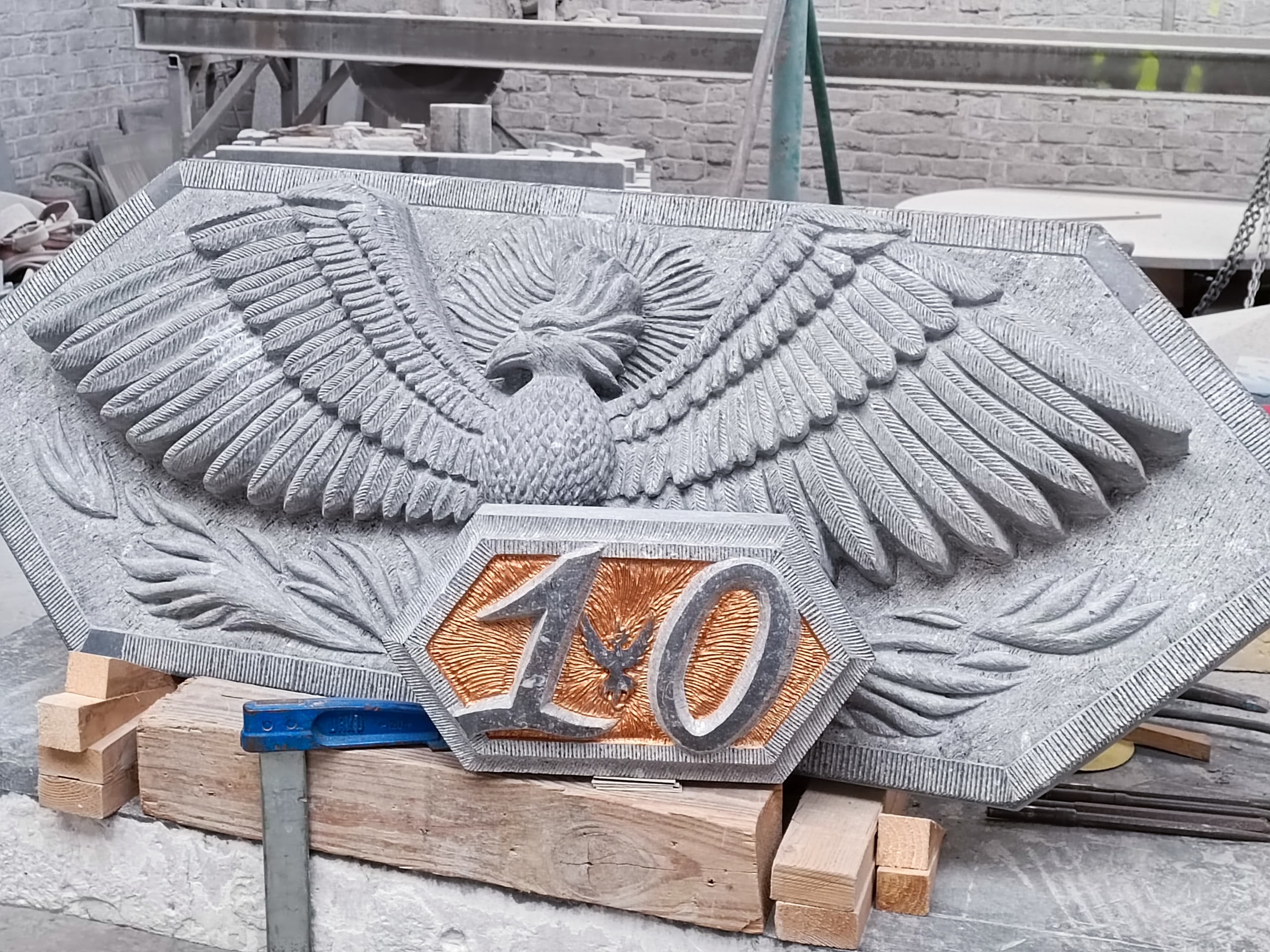 110 PHOENIX Sculpté Haut-relief