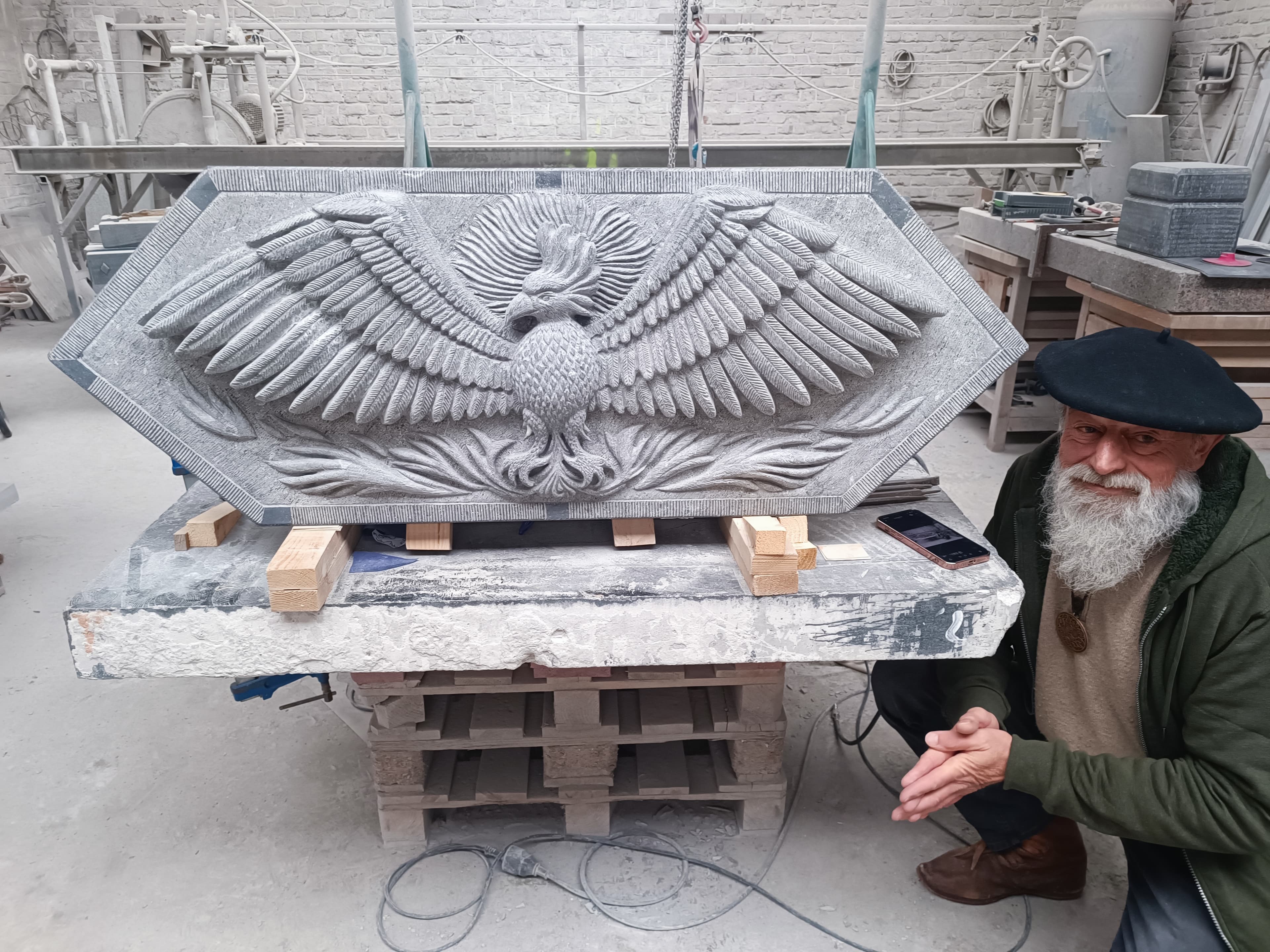 110 PHOENIX Sculpté Haut-relief