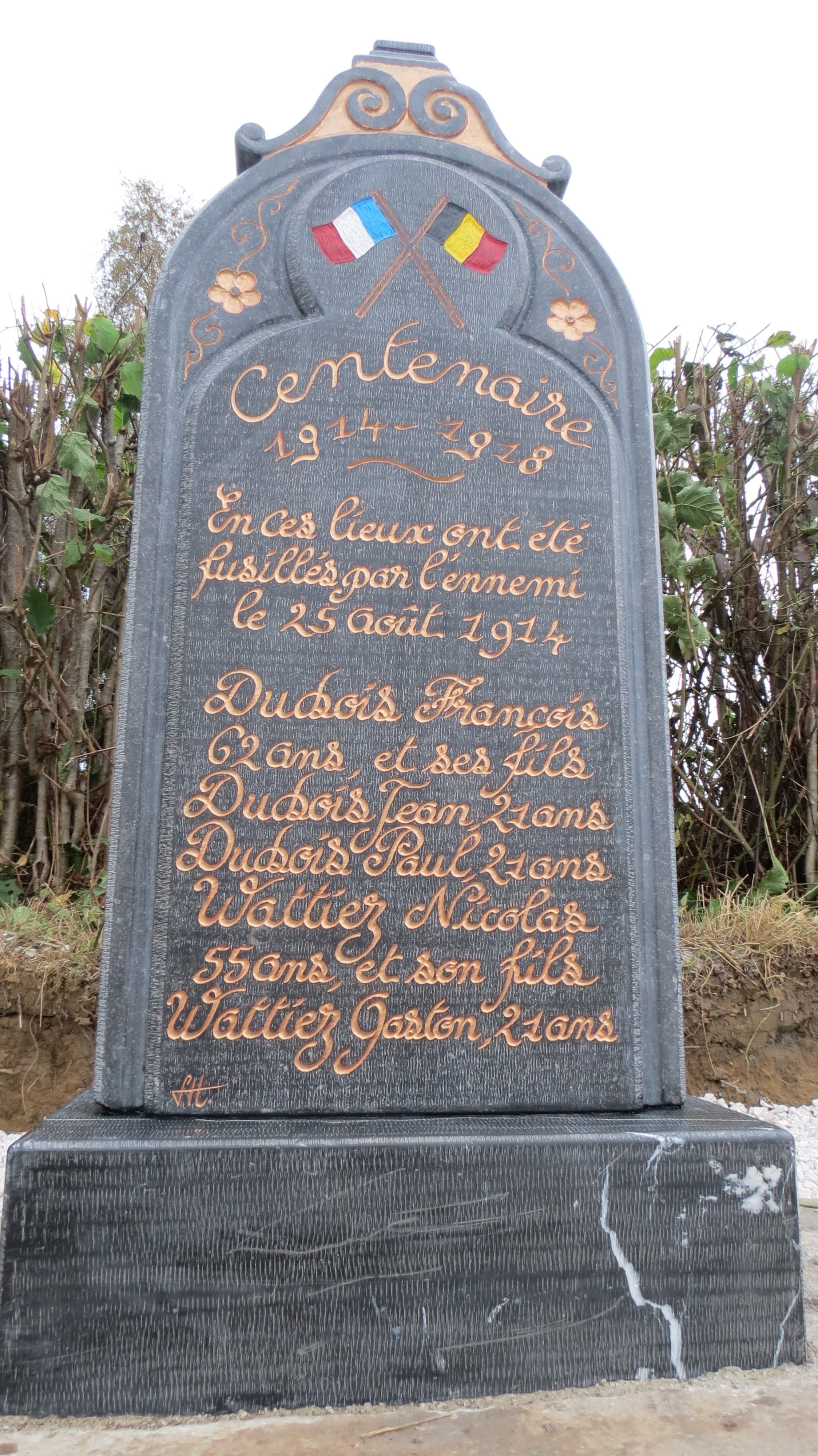 2014 - 23.10 - Stèle de Beaurieux - la pose