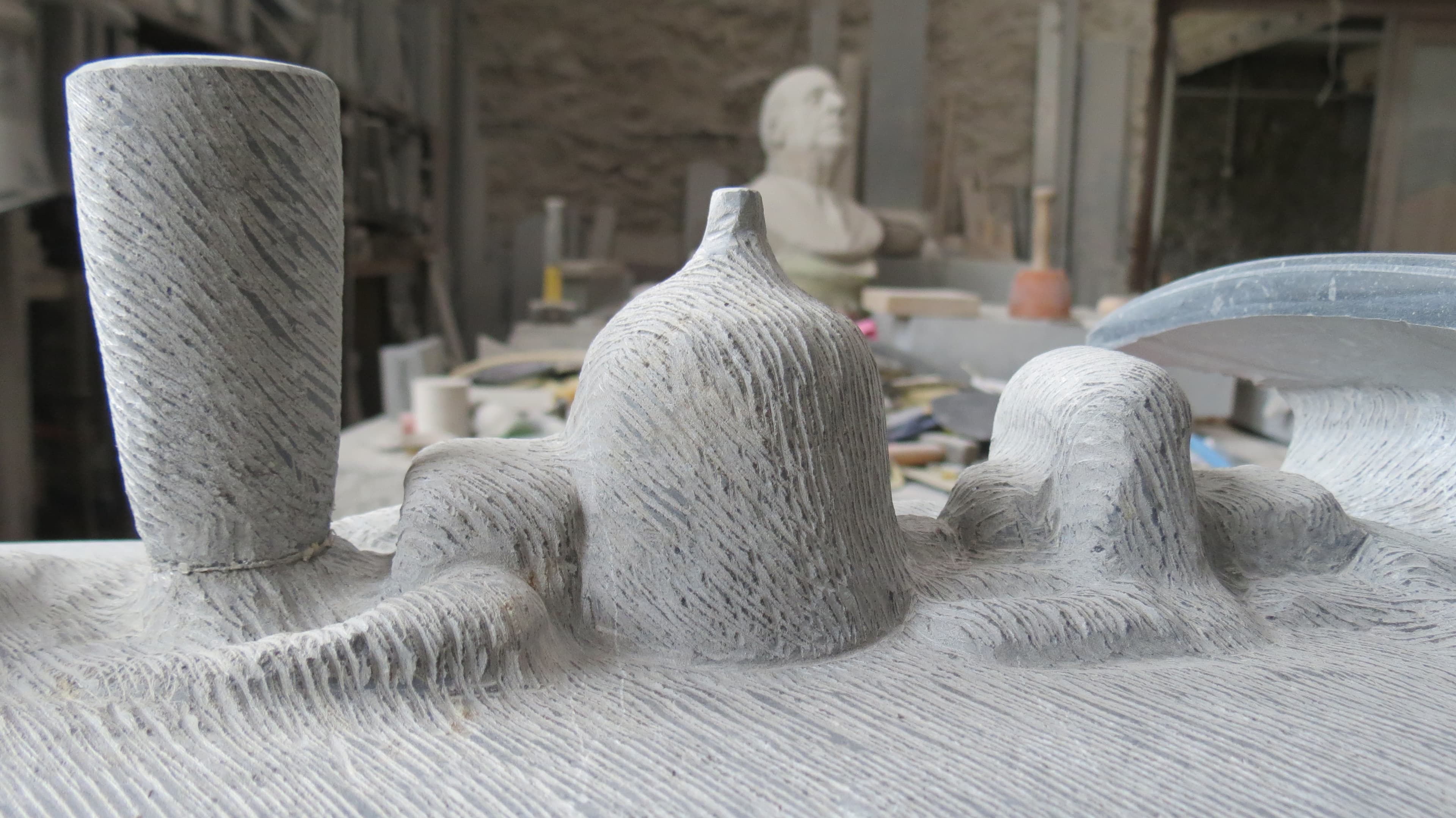 2015 - 01+03.04 - Sculpture Locomotive