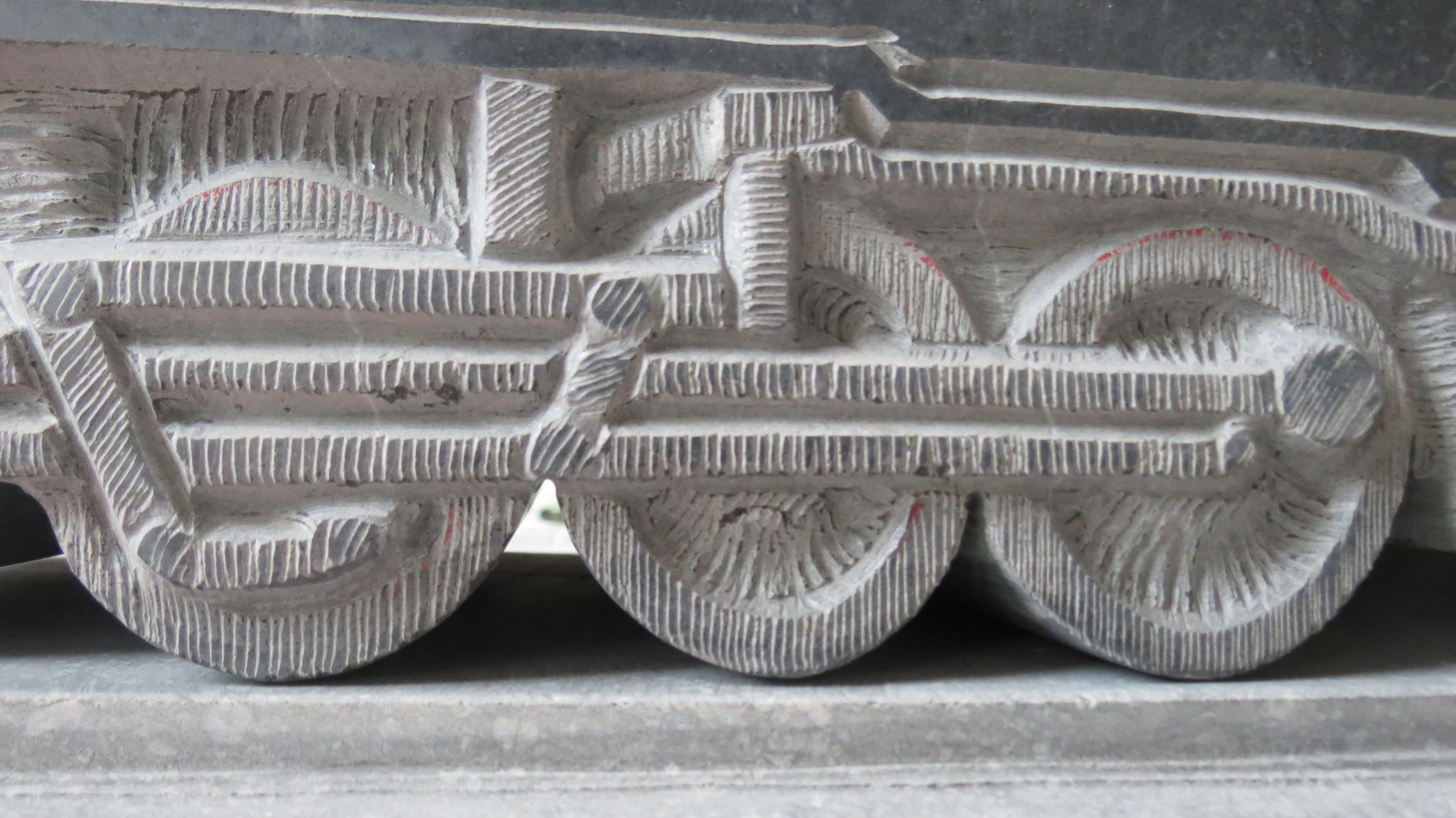 2015 - 01+03.04 - Sculpture Locomotive