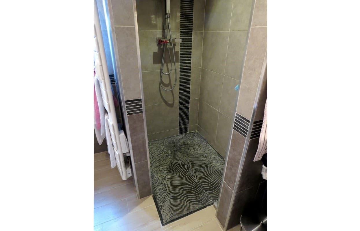Bac à douche à l'Italienne gravé