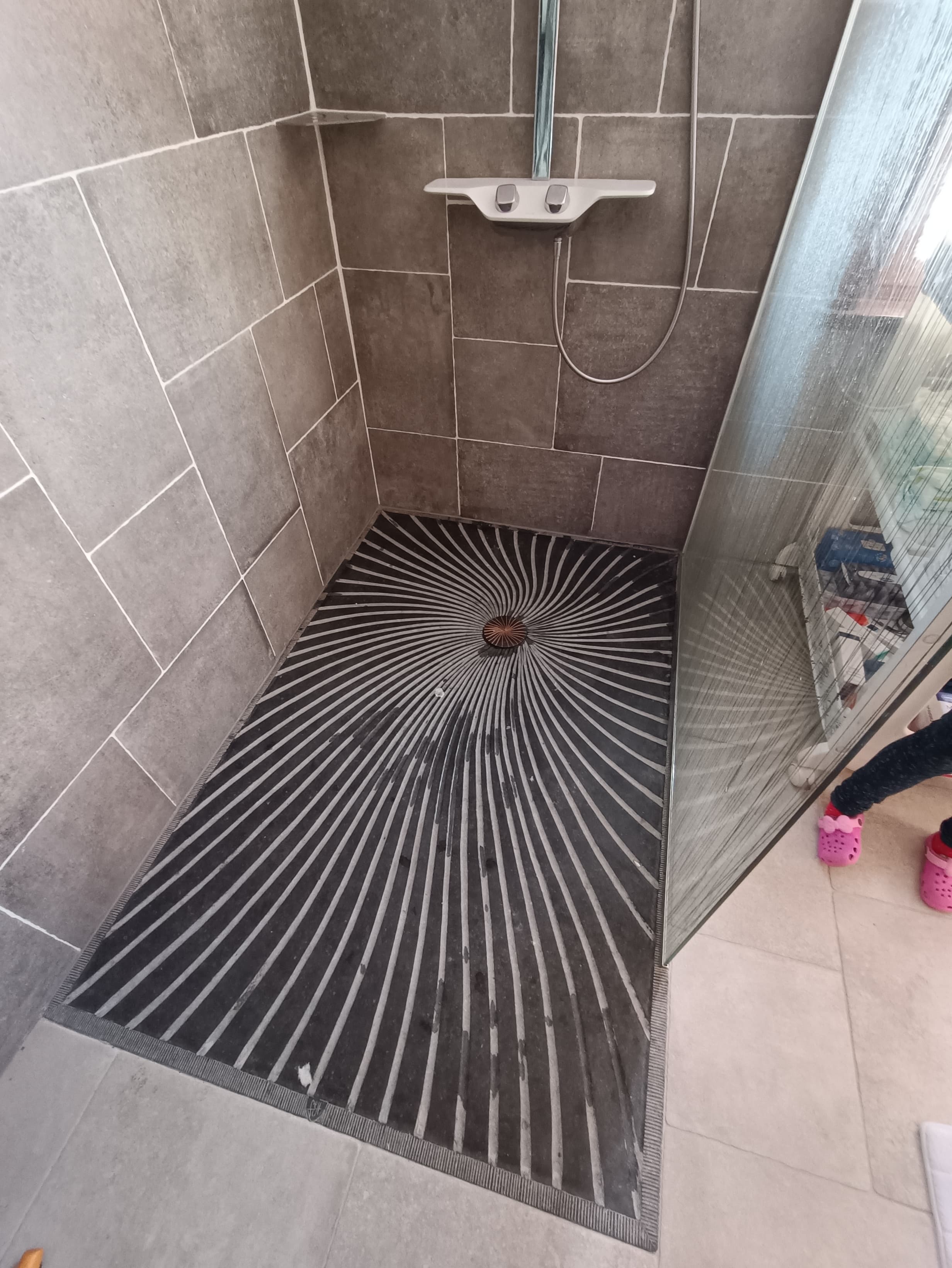 Bac à douche rayonnant
