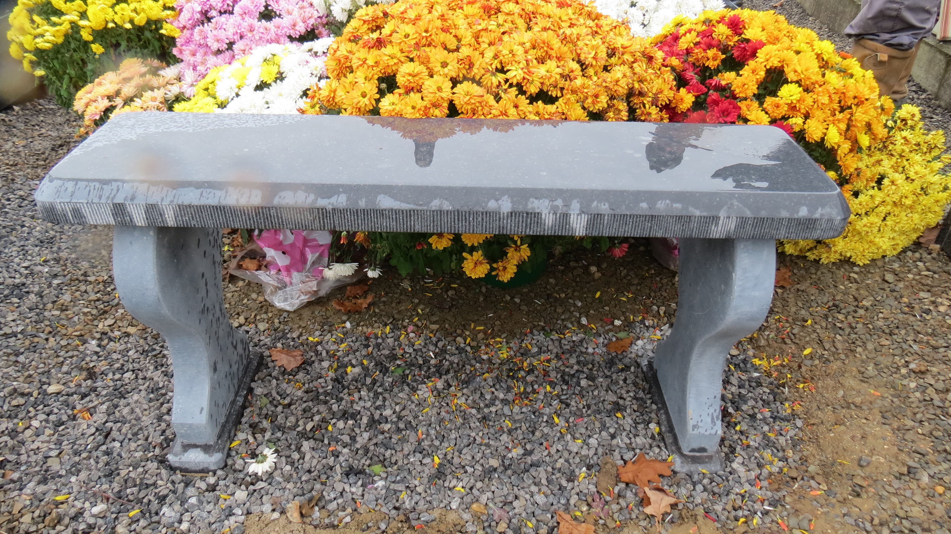 Banc en pierre bleue