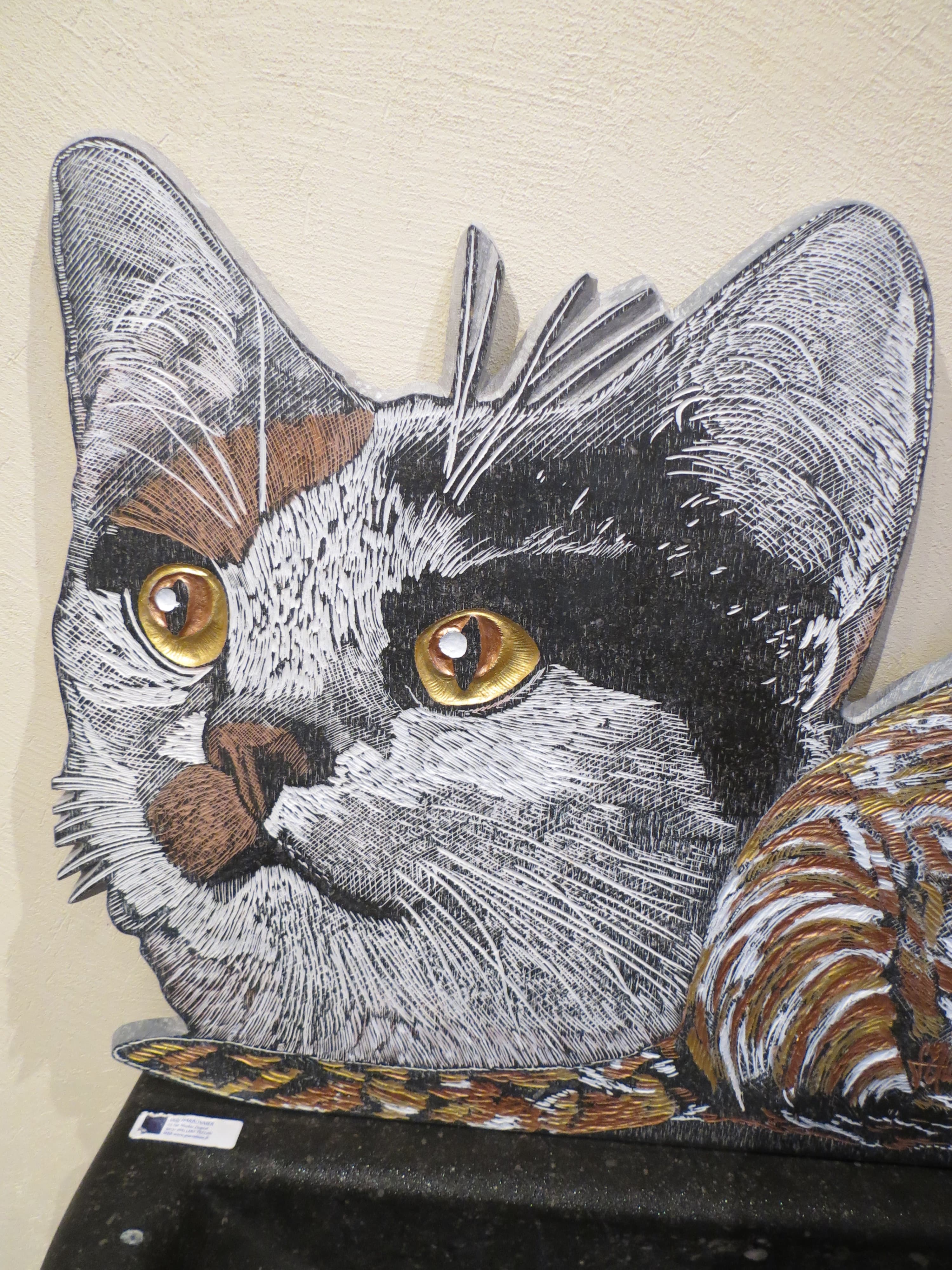 Chats gravés et peints (cuivre, argent et or)