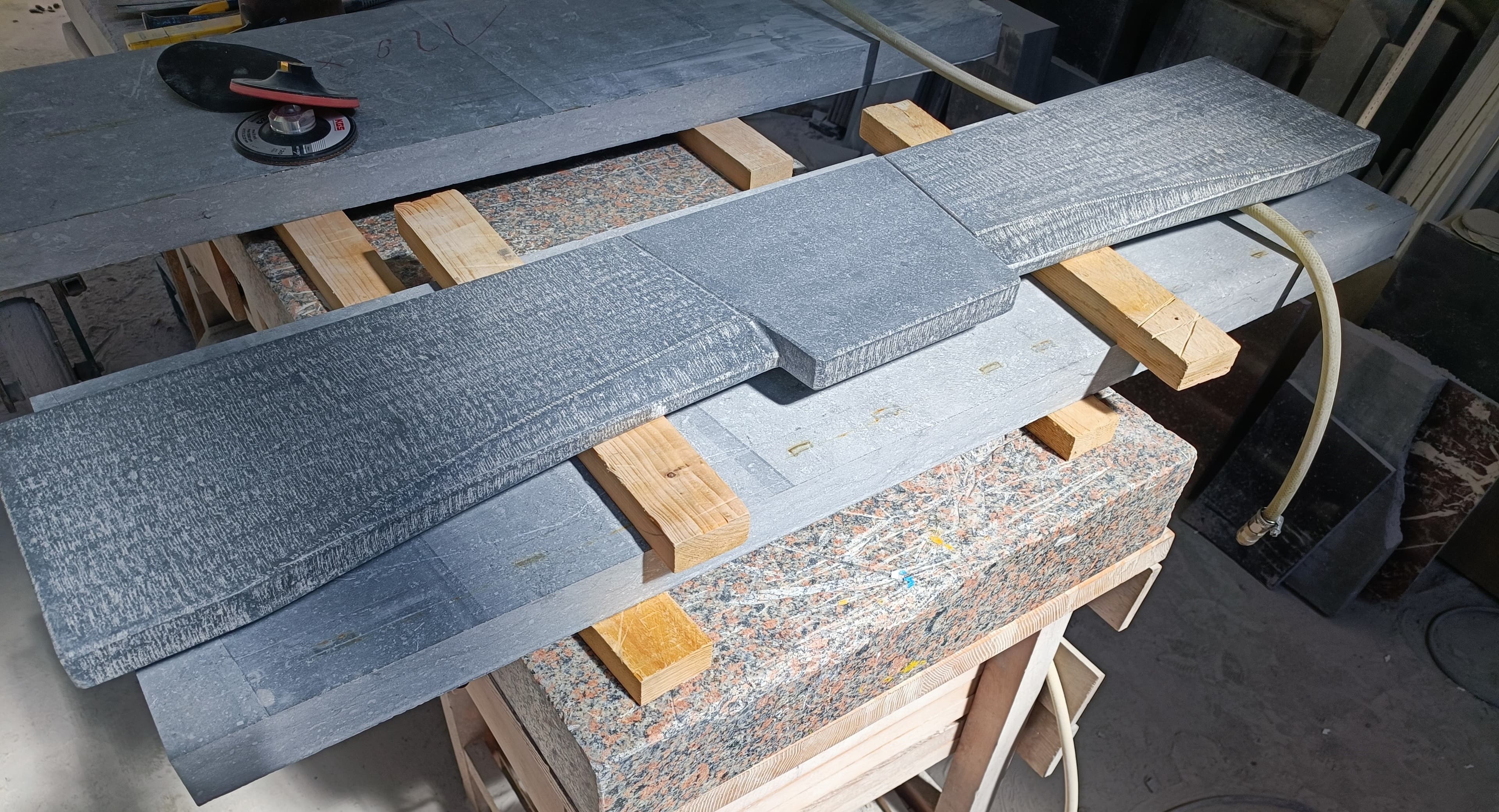 Faux-linteaux pour habillage linteaux béton