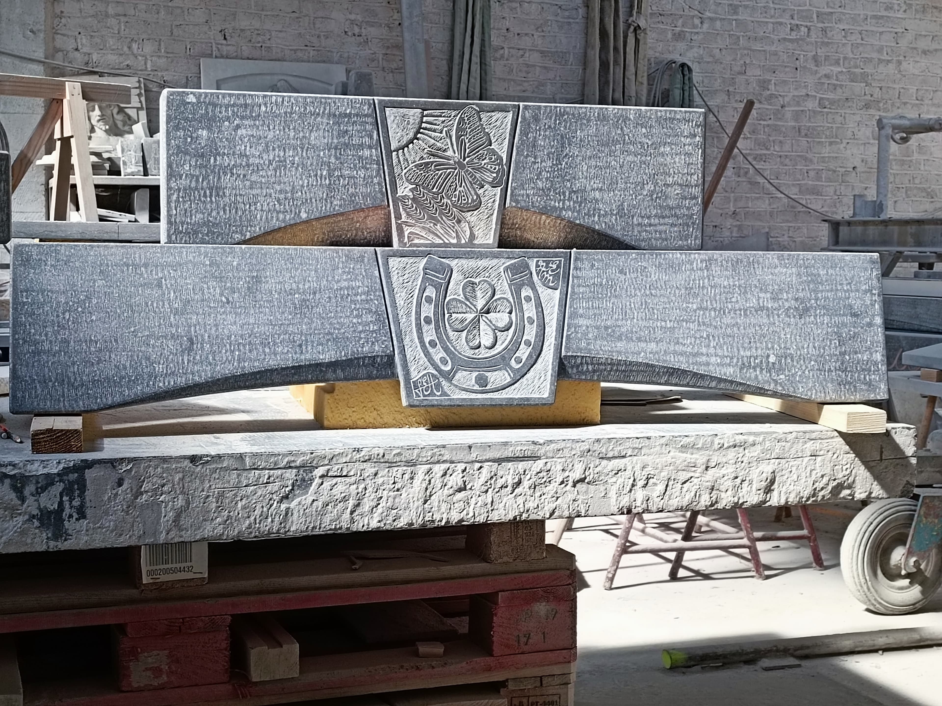 Faux-linteaux pour habillage linteaux béton