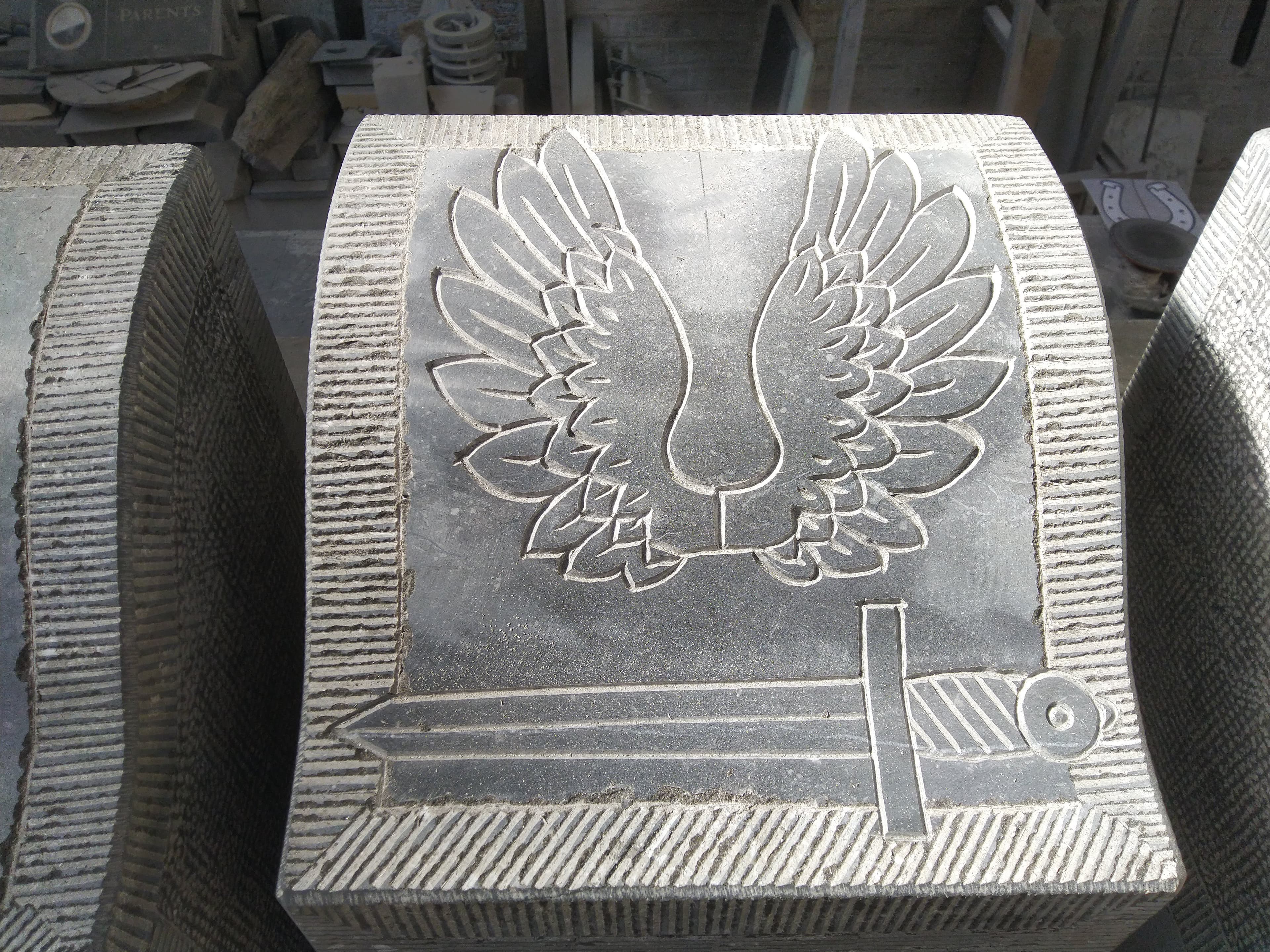 Corbeaux Blasons Gravés et peints