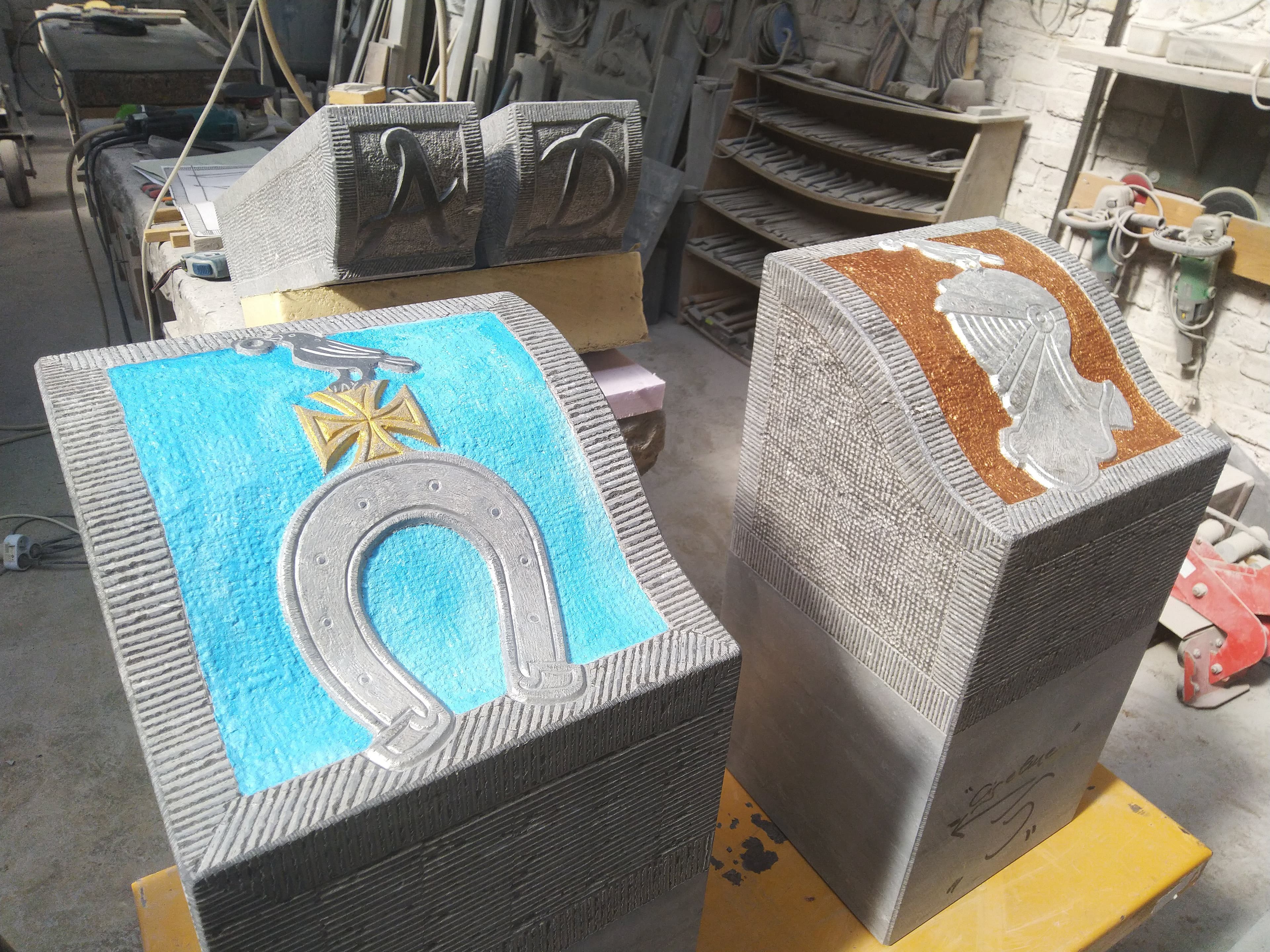 Corbeaux Blasons Gravés et peints