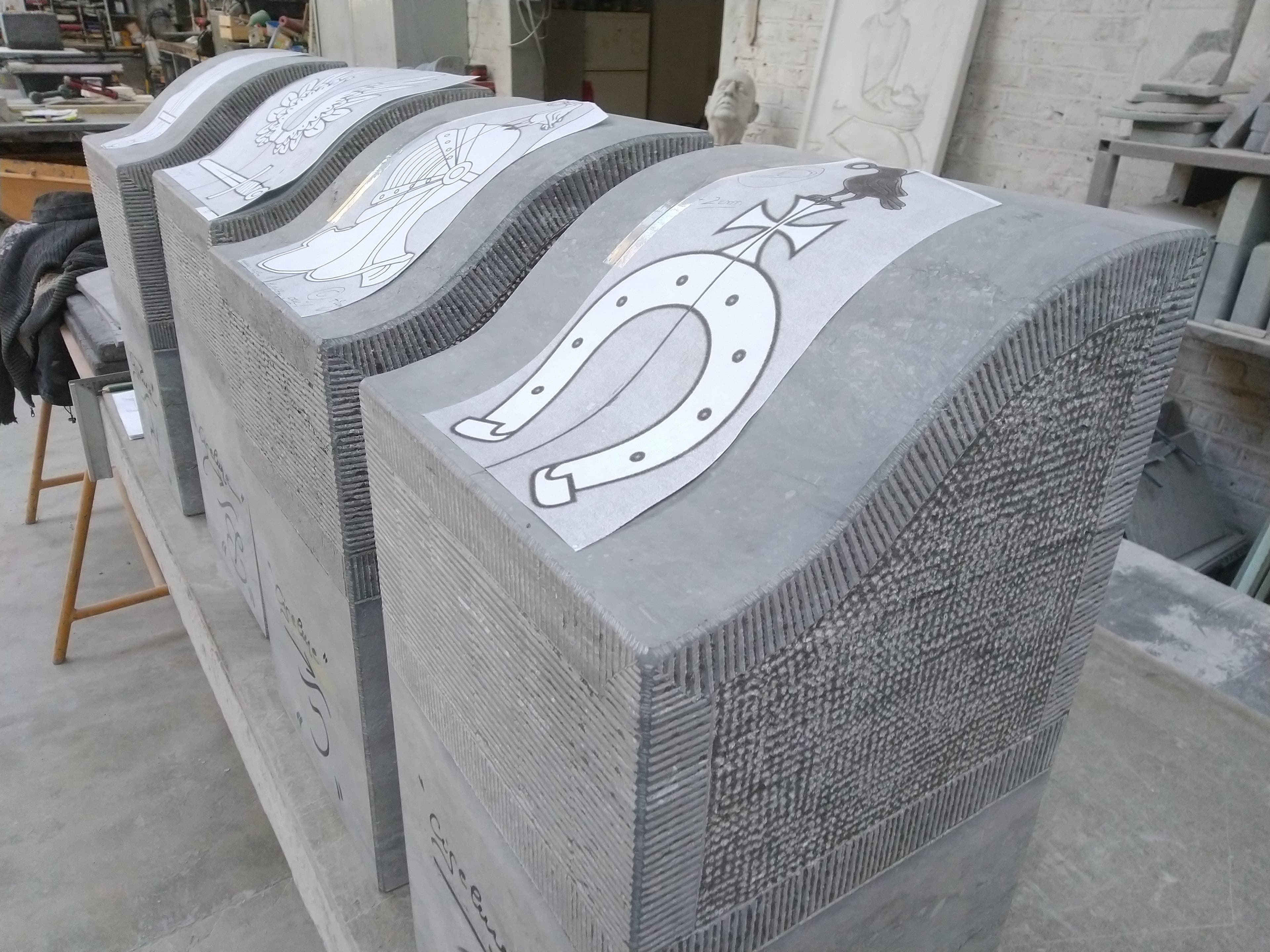 Corbeaux Blasons Gravés et peints