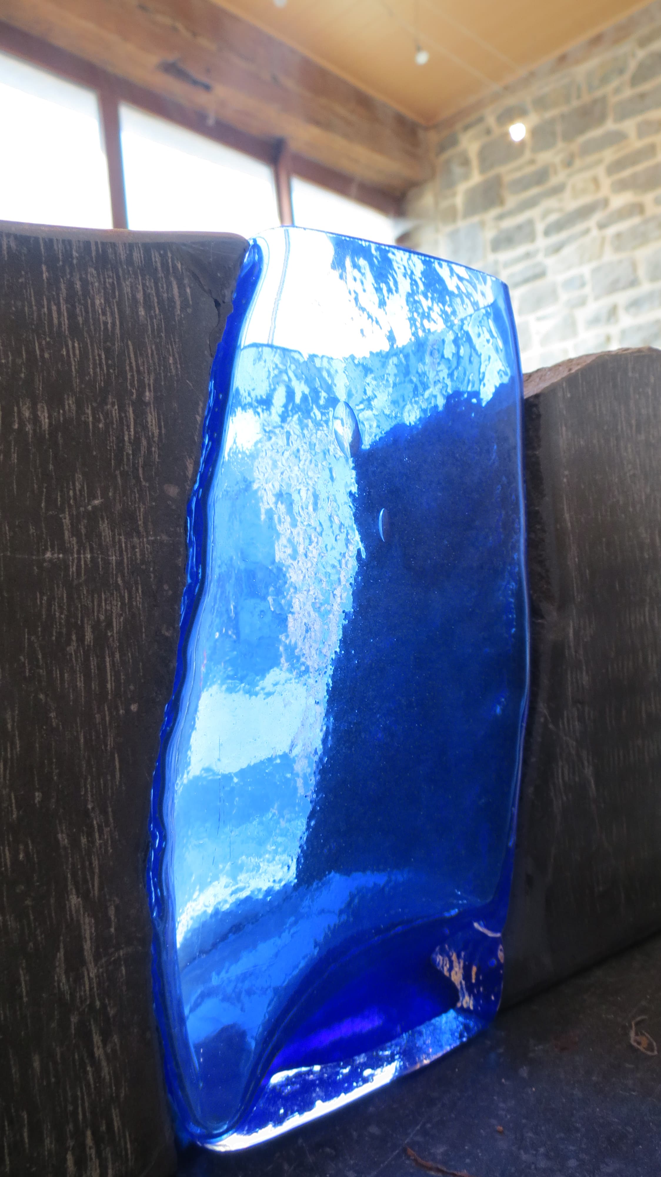 Coulée de Verre entre deux pierre