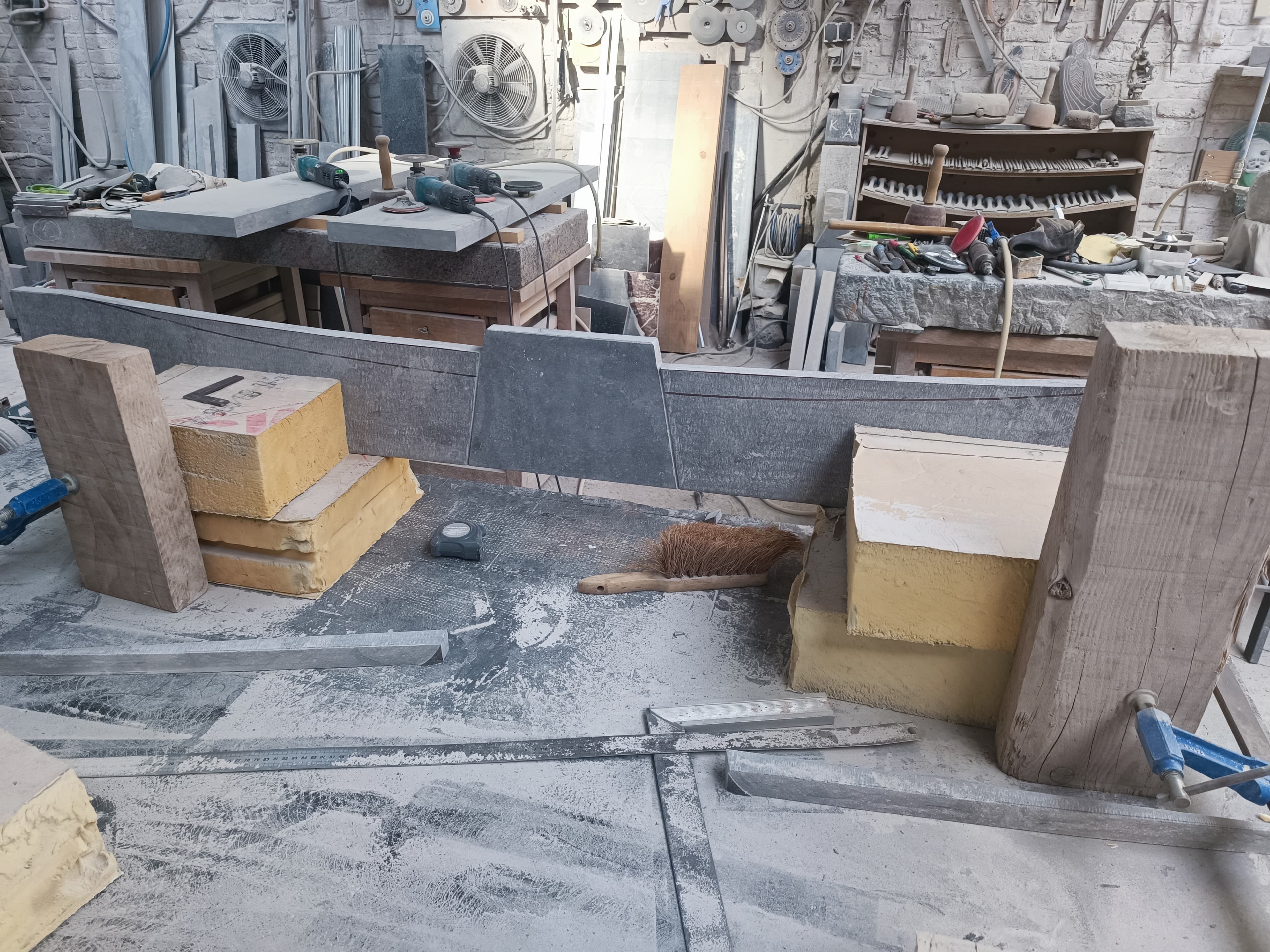 Faux-linteaux pour habillage linteaux béton