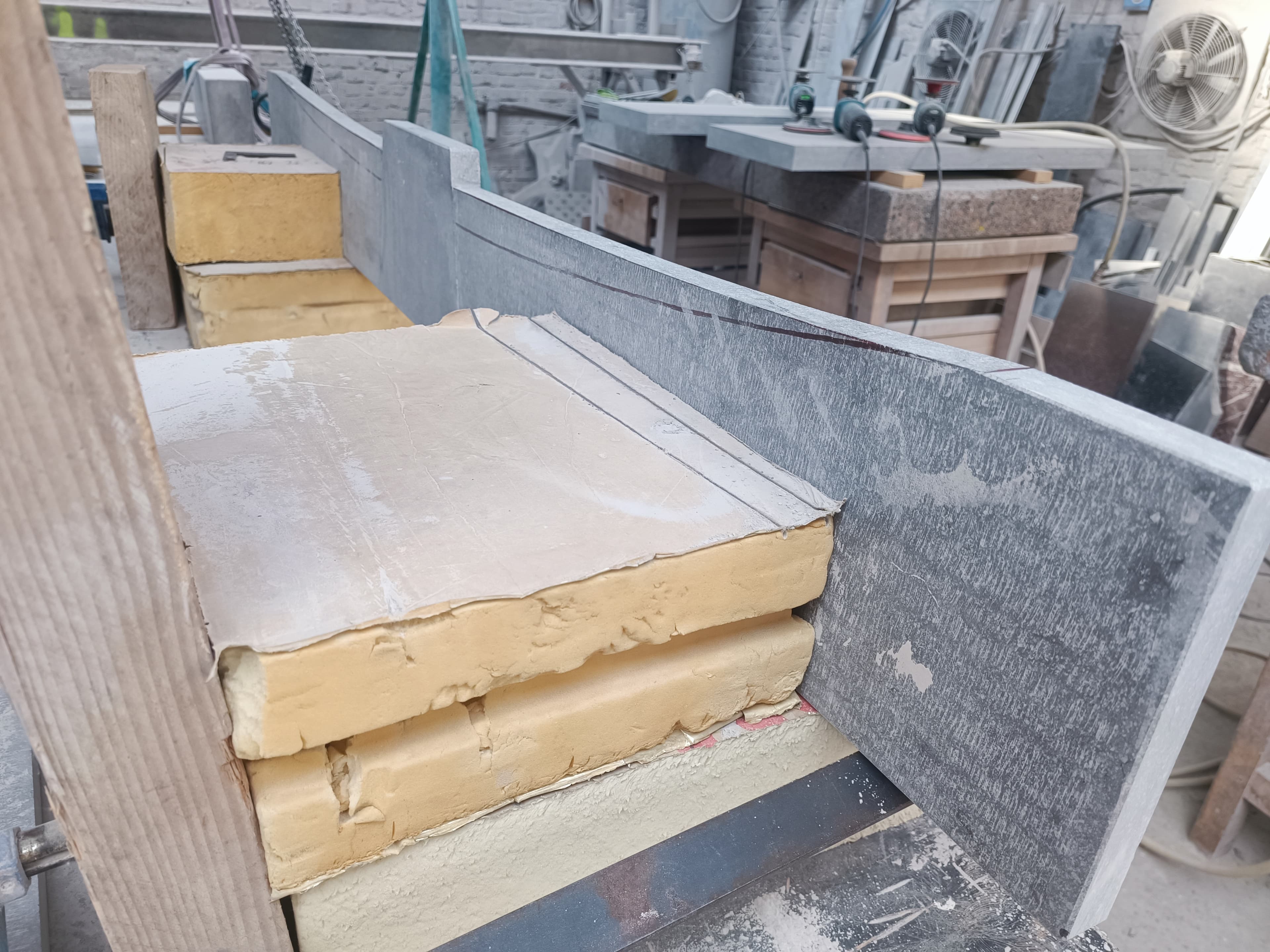 Faux-linteaux pour habillage linteaux béton