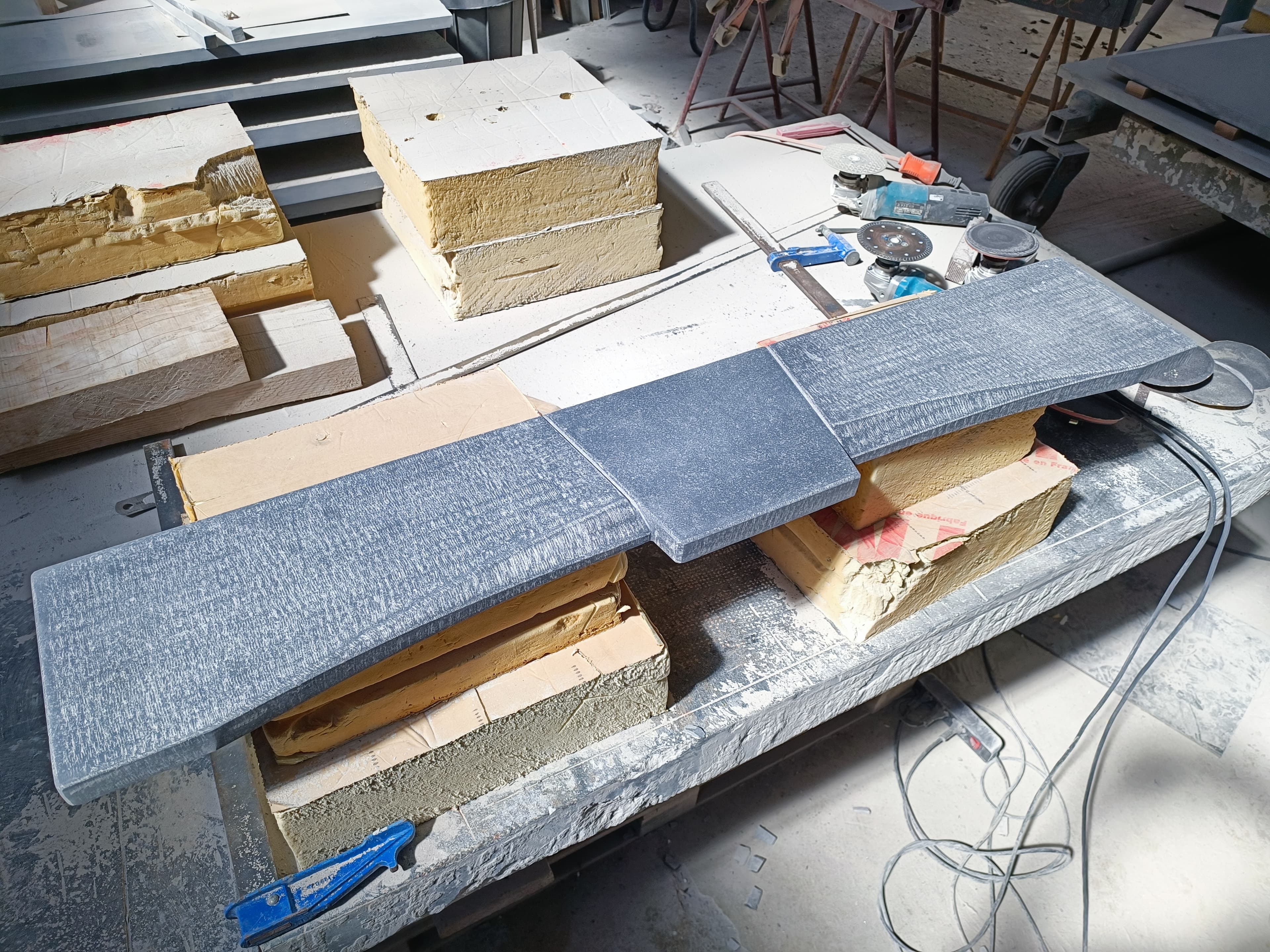 Faux-linteaux pour habillage linteaux béton
