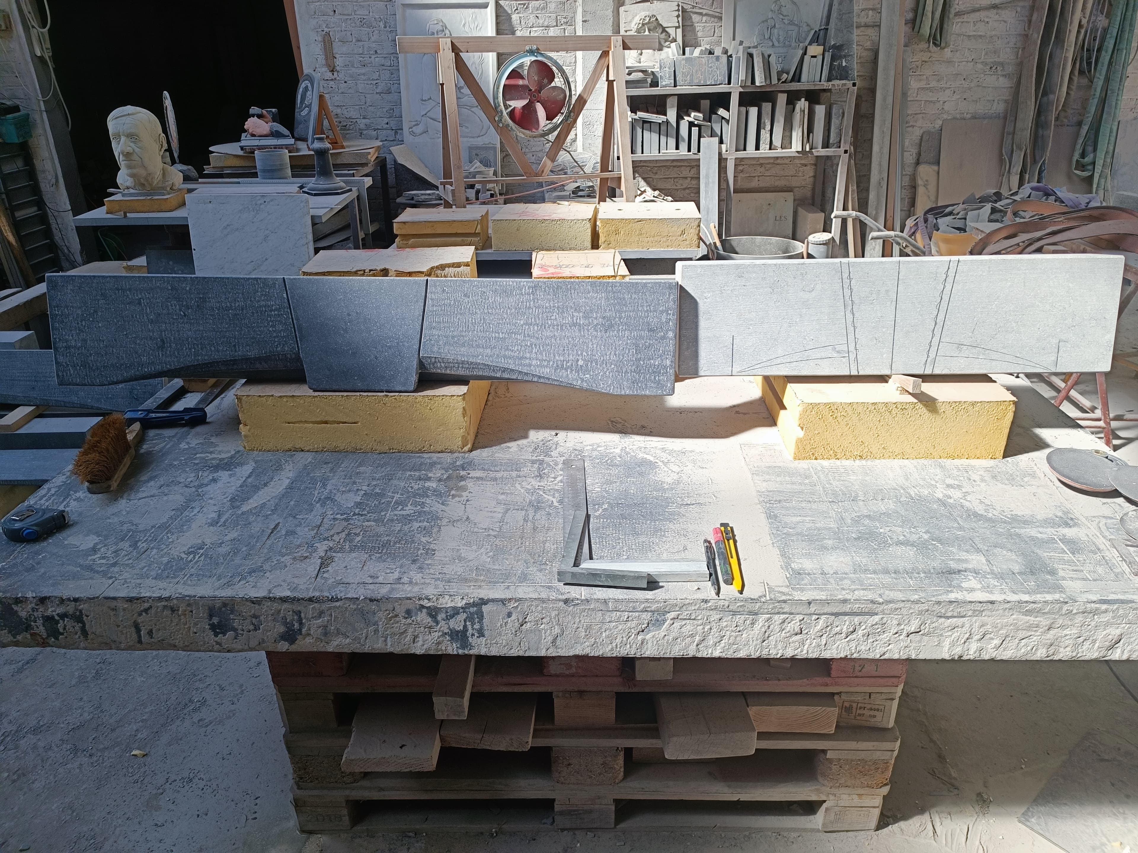 Faux-linteaux pour habillage linteaux béton