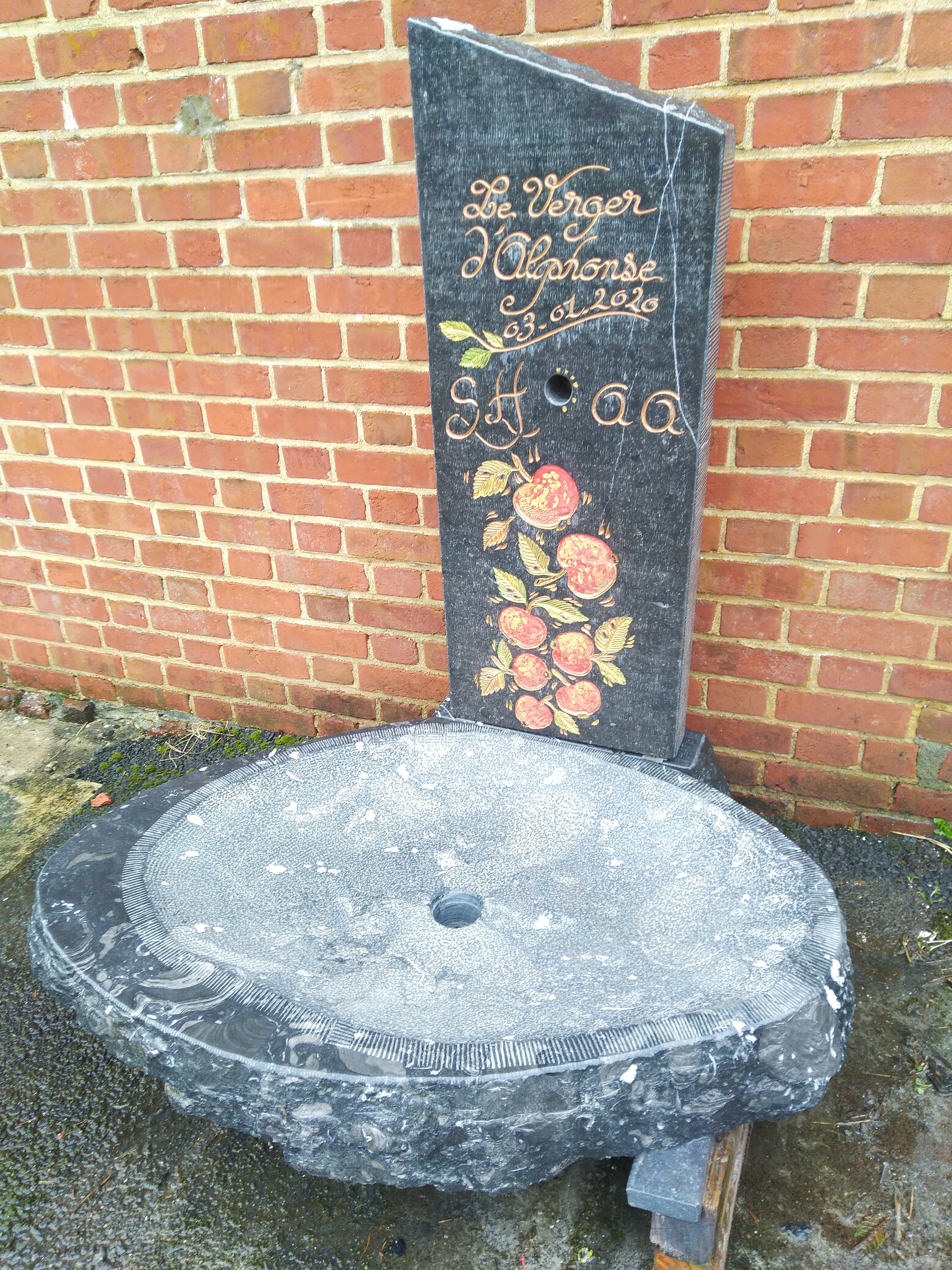 Fontaine et cascade de pommes