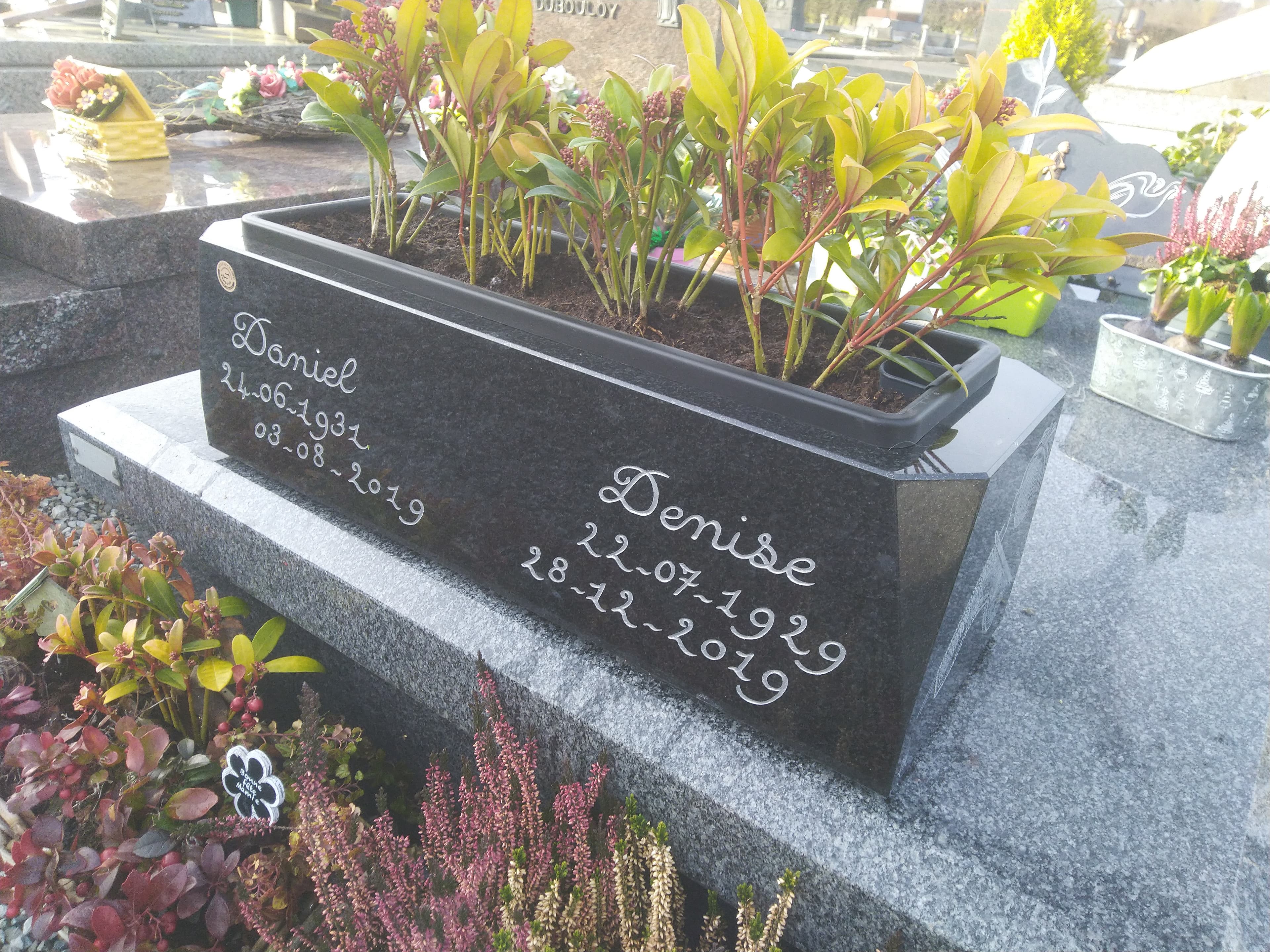 Jardiniére gravée A