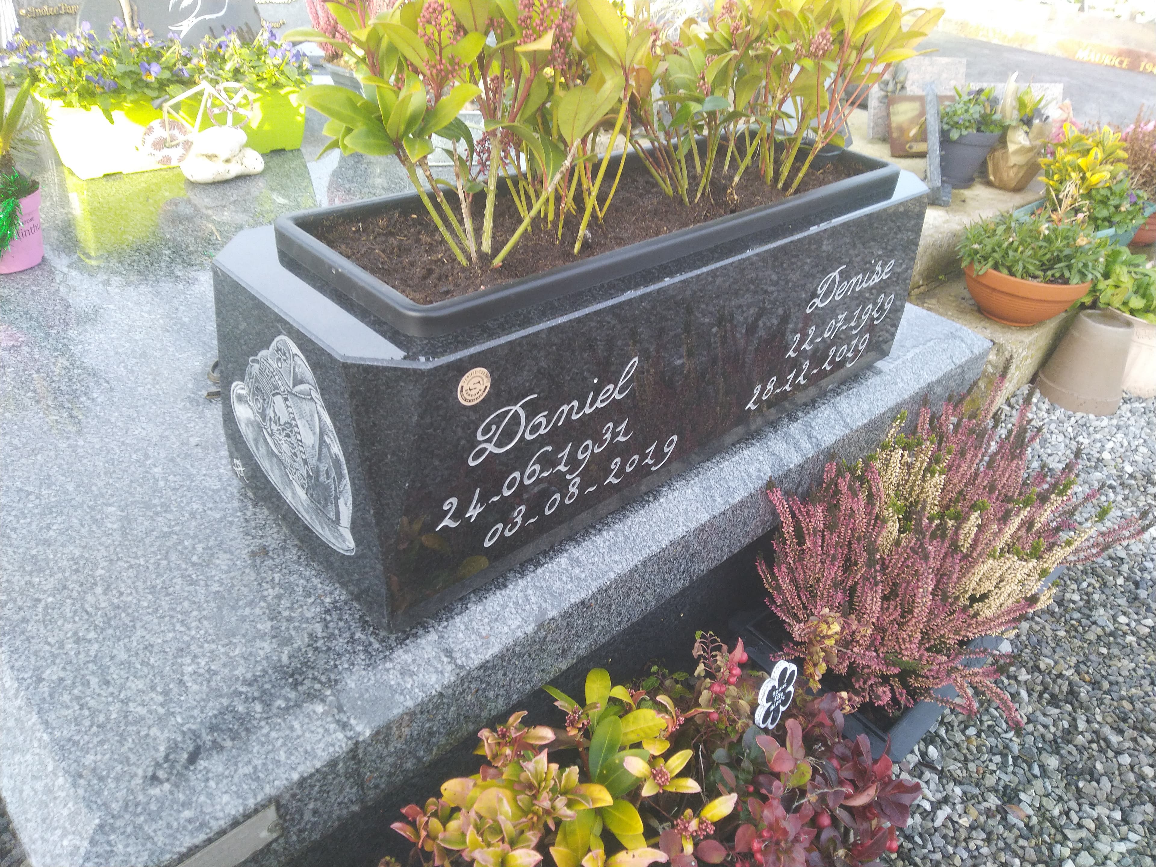 Jardiniére gravée A