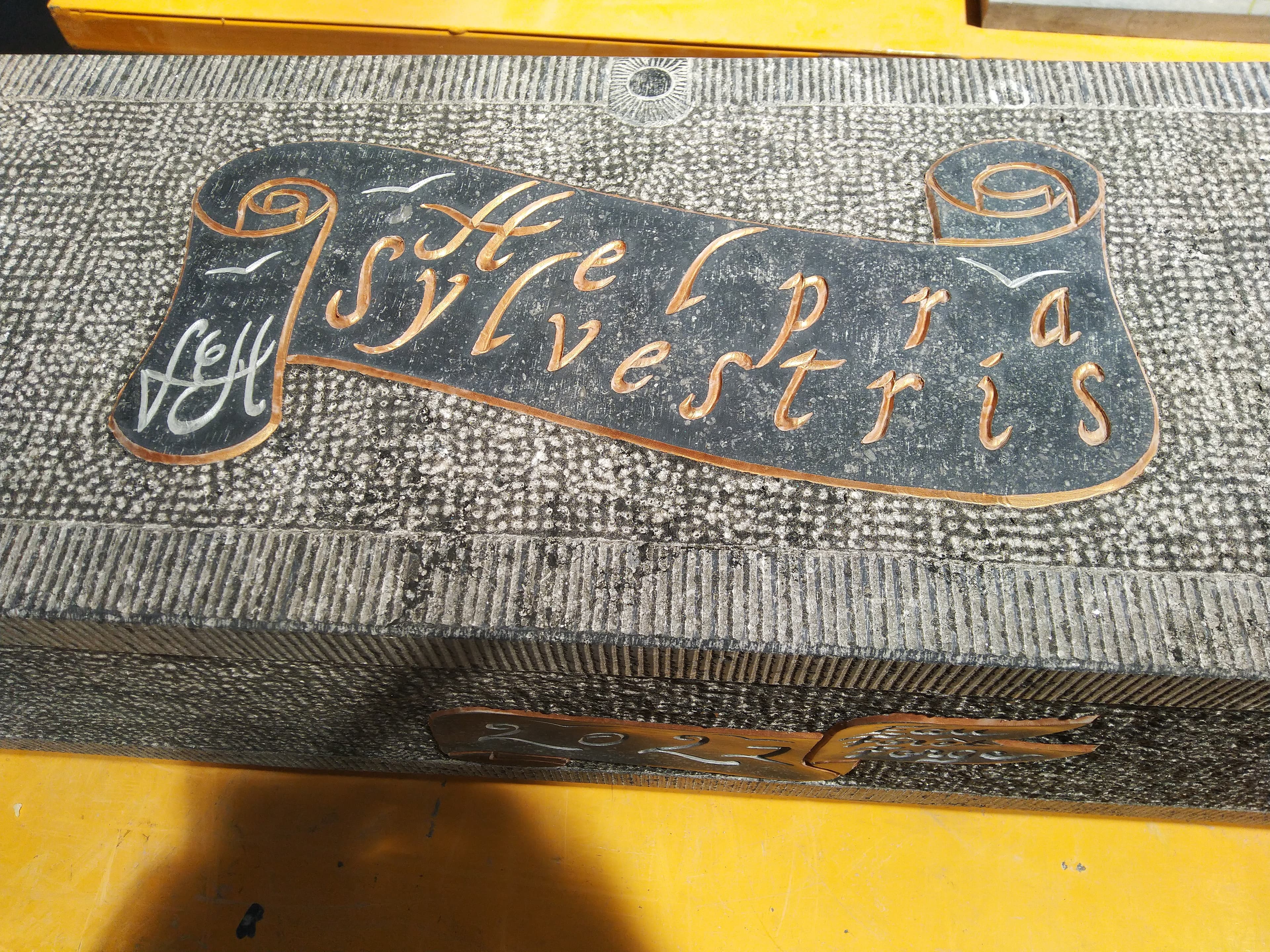 Linteau 2 bandeaux Médiévaux gravés