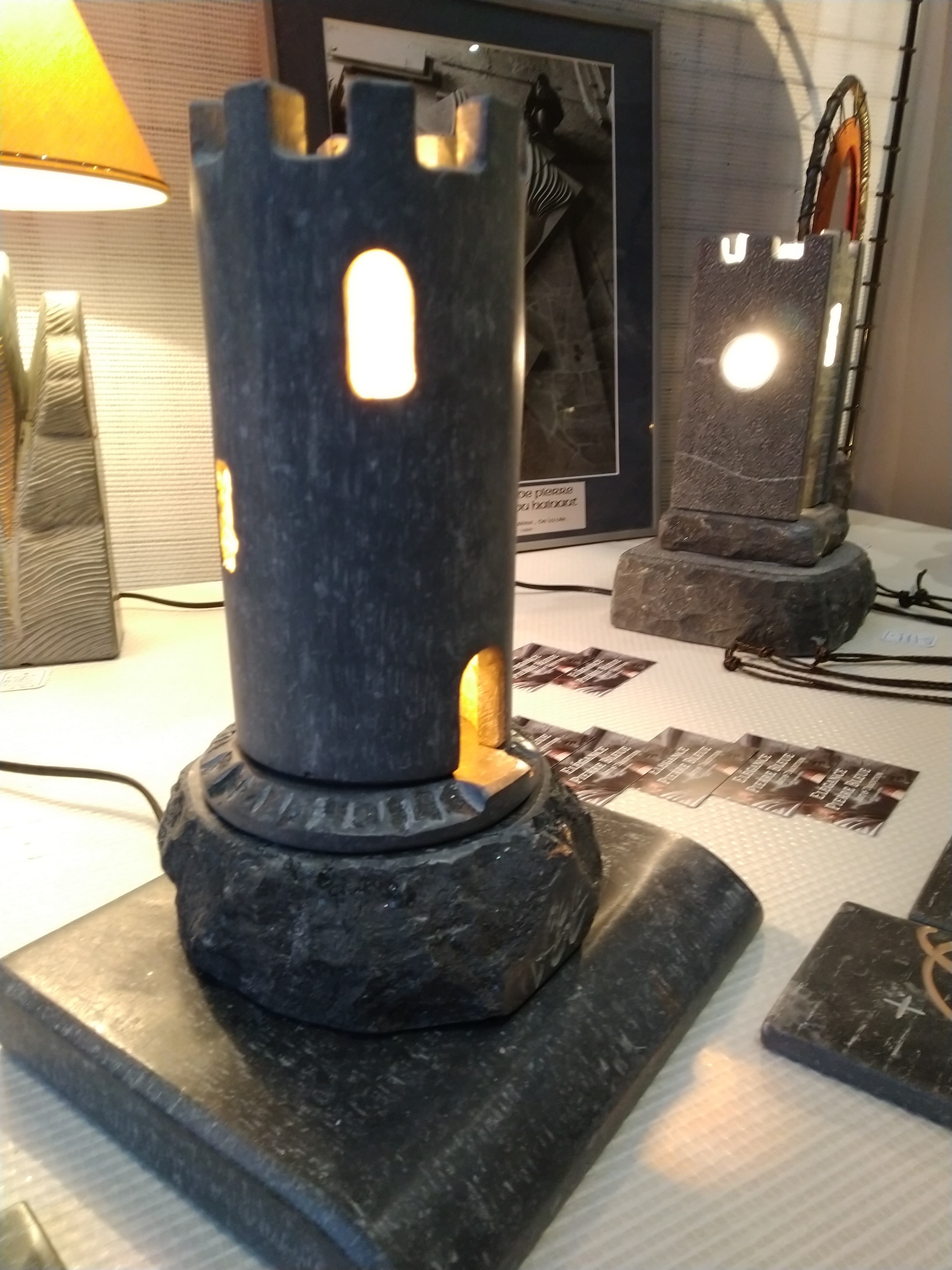 Luminaire donjon de création