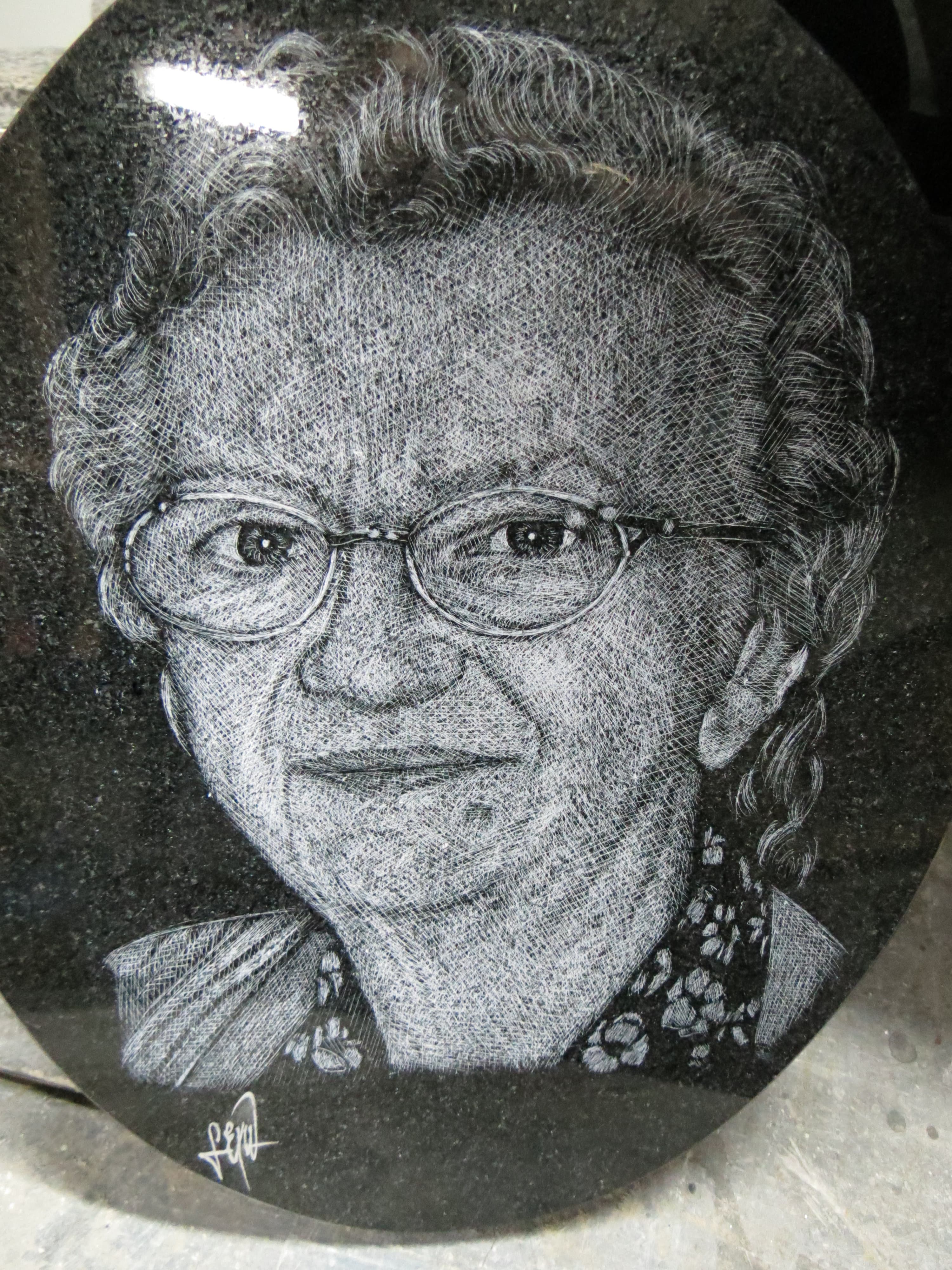 Médaillon avec Portrait main d'après photo