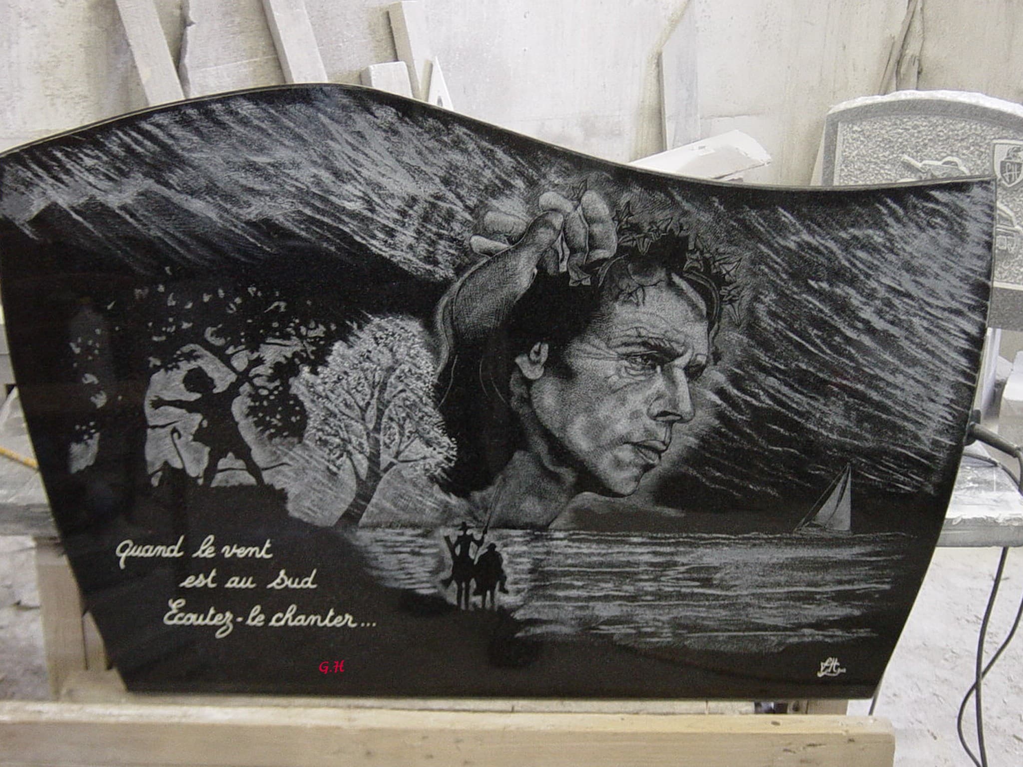 Poly-gravure Jacques Brel sur Stèle