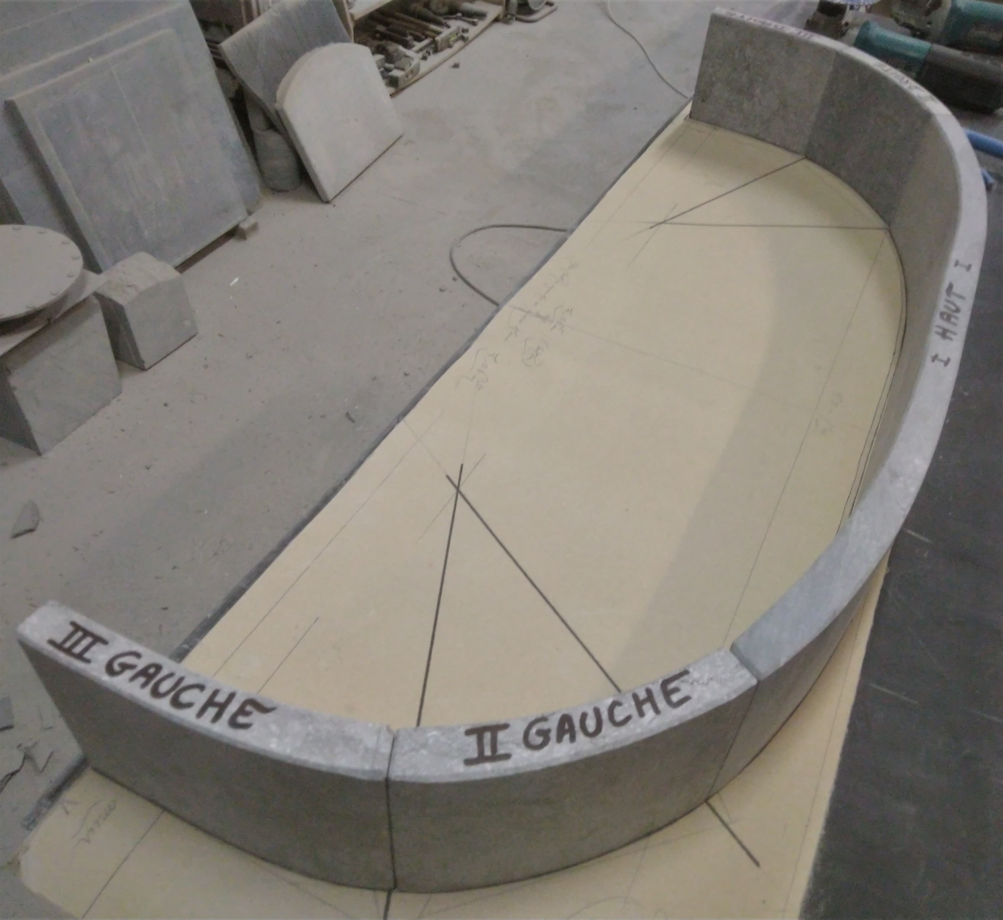 Réalisation contre-marches autour béton existant