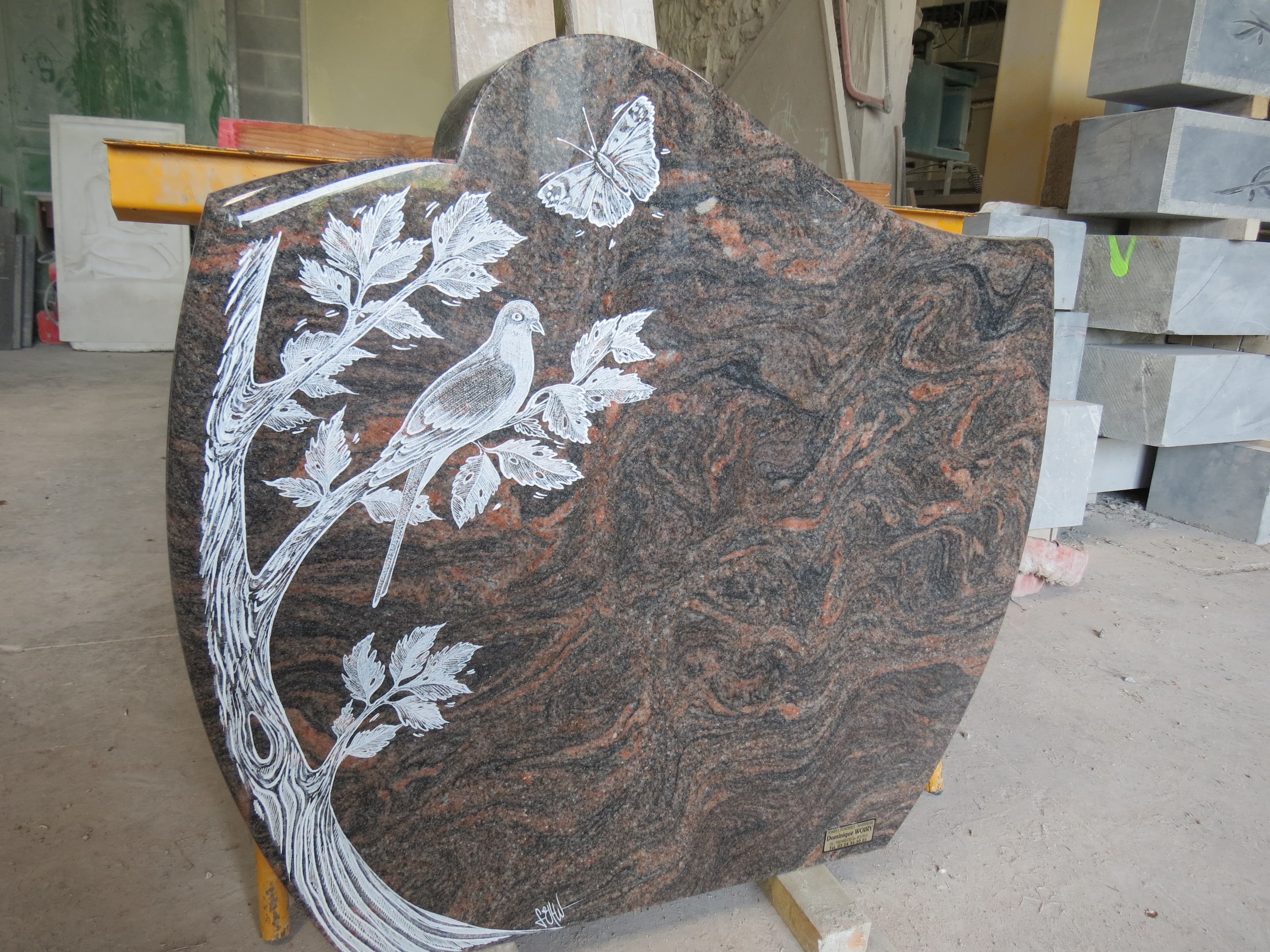 Stèle motif divers